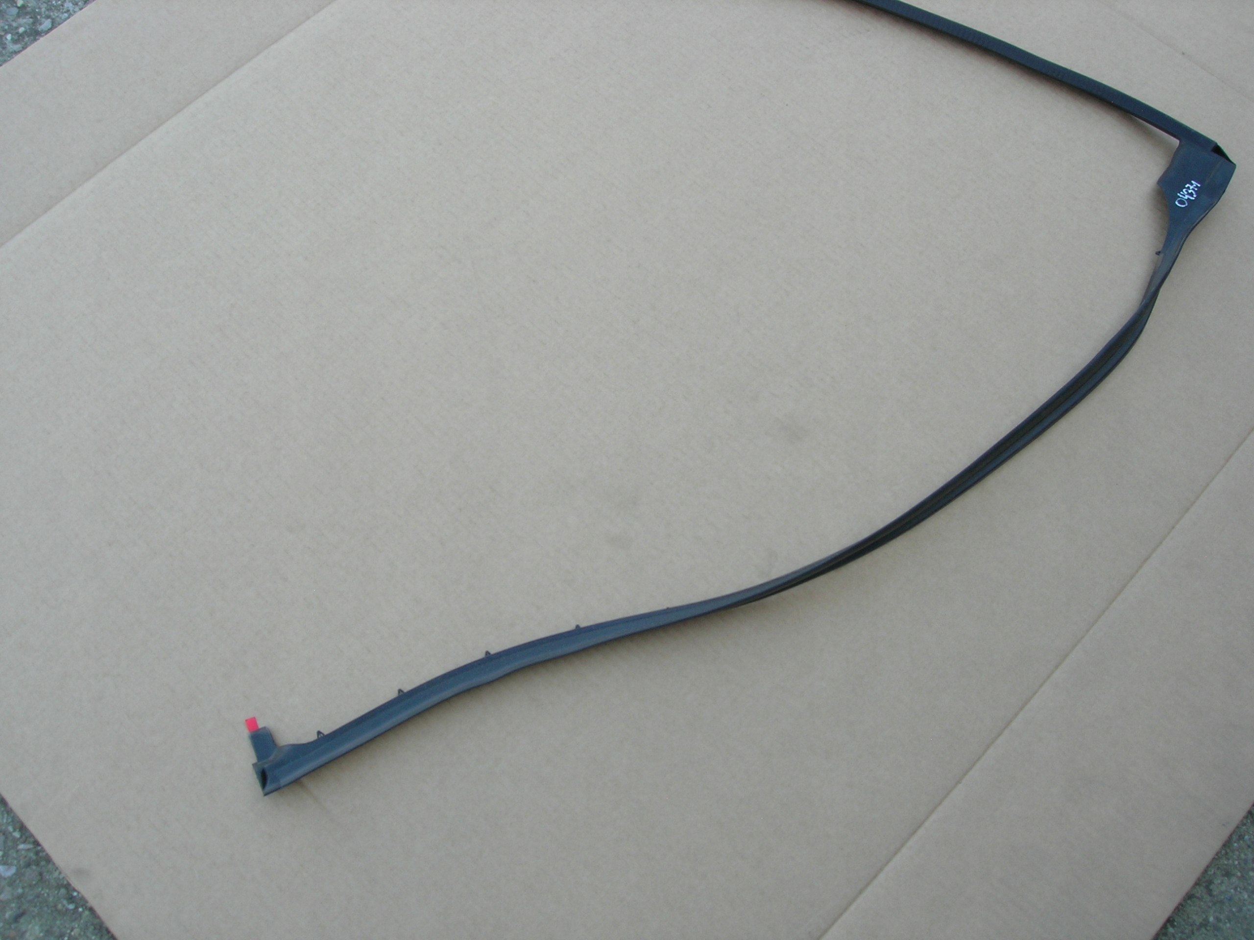 USZCZELKA DRZWI L PRZÓD AUDI A8 D4 4H0837717B NOWA Producent części Audi OE