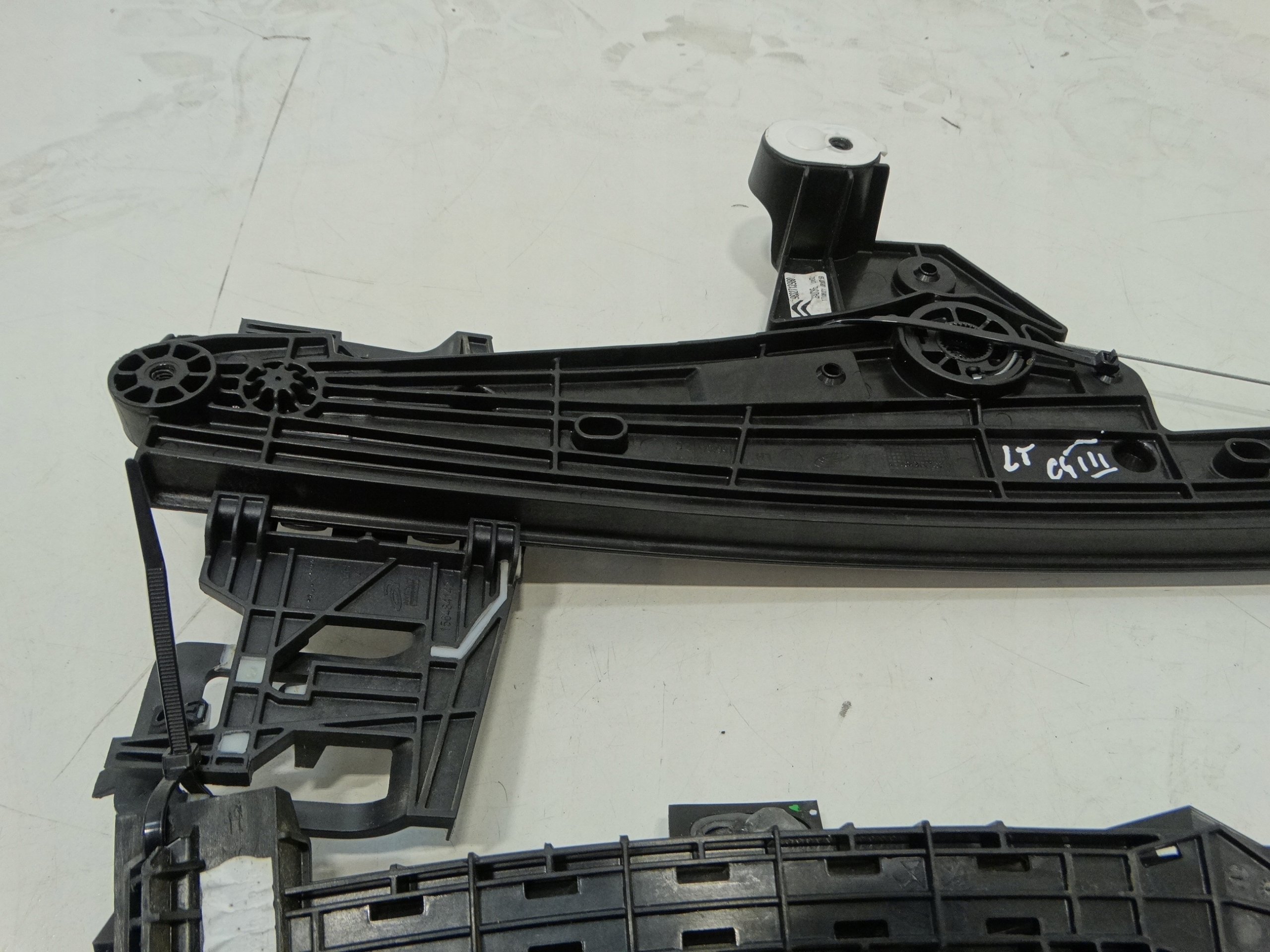 window regulator left rear part CITROEN C4 III 2020R.- 9832713980