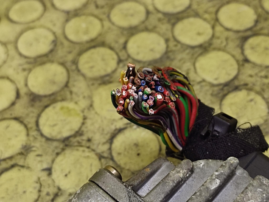AUDI A4 B5 control unit of the engine 0281001660