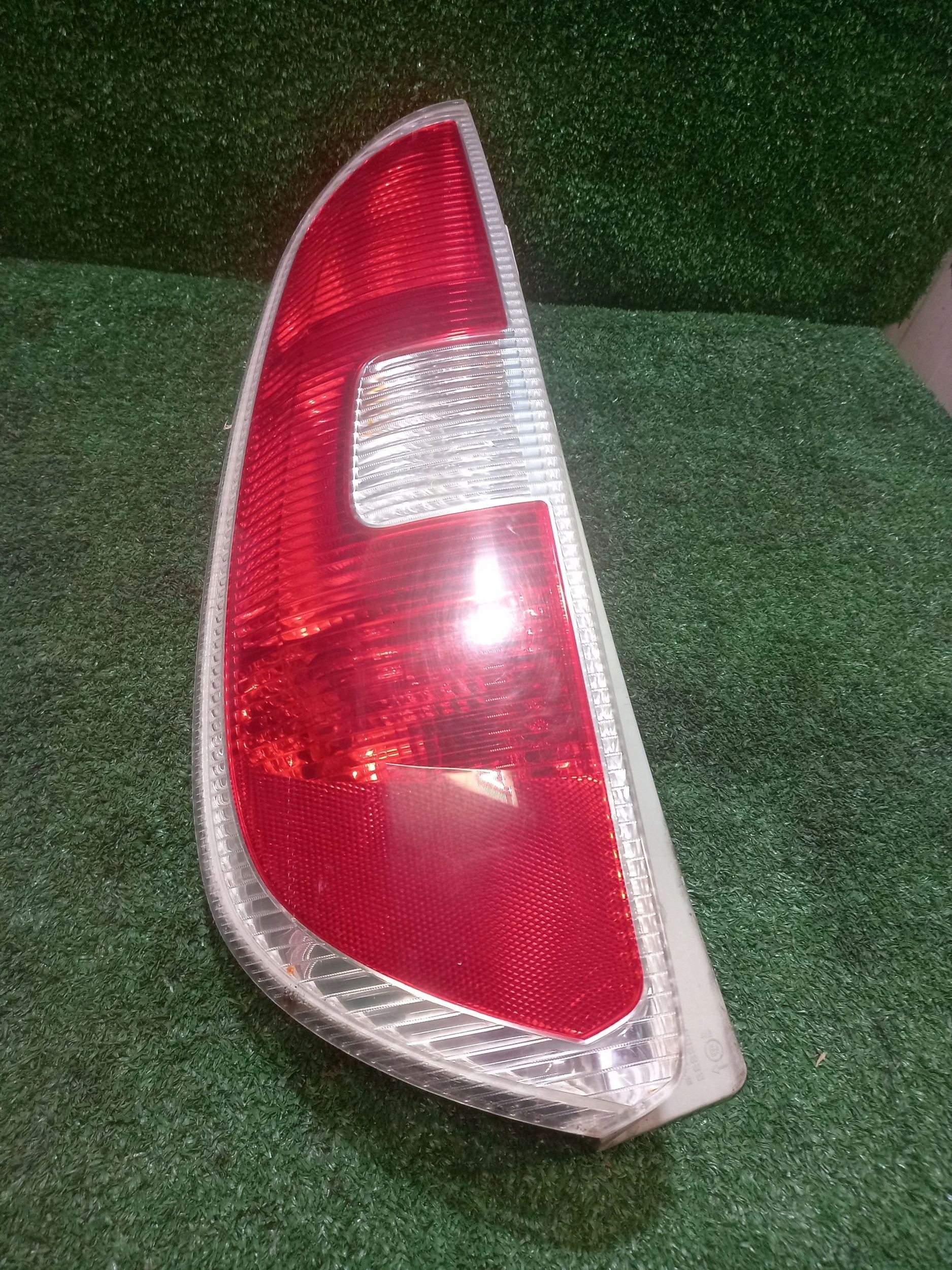 light rear GENUINE Skoda Roomster (5J) 5J7945095
