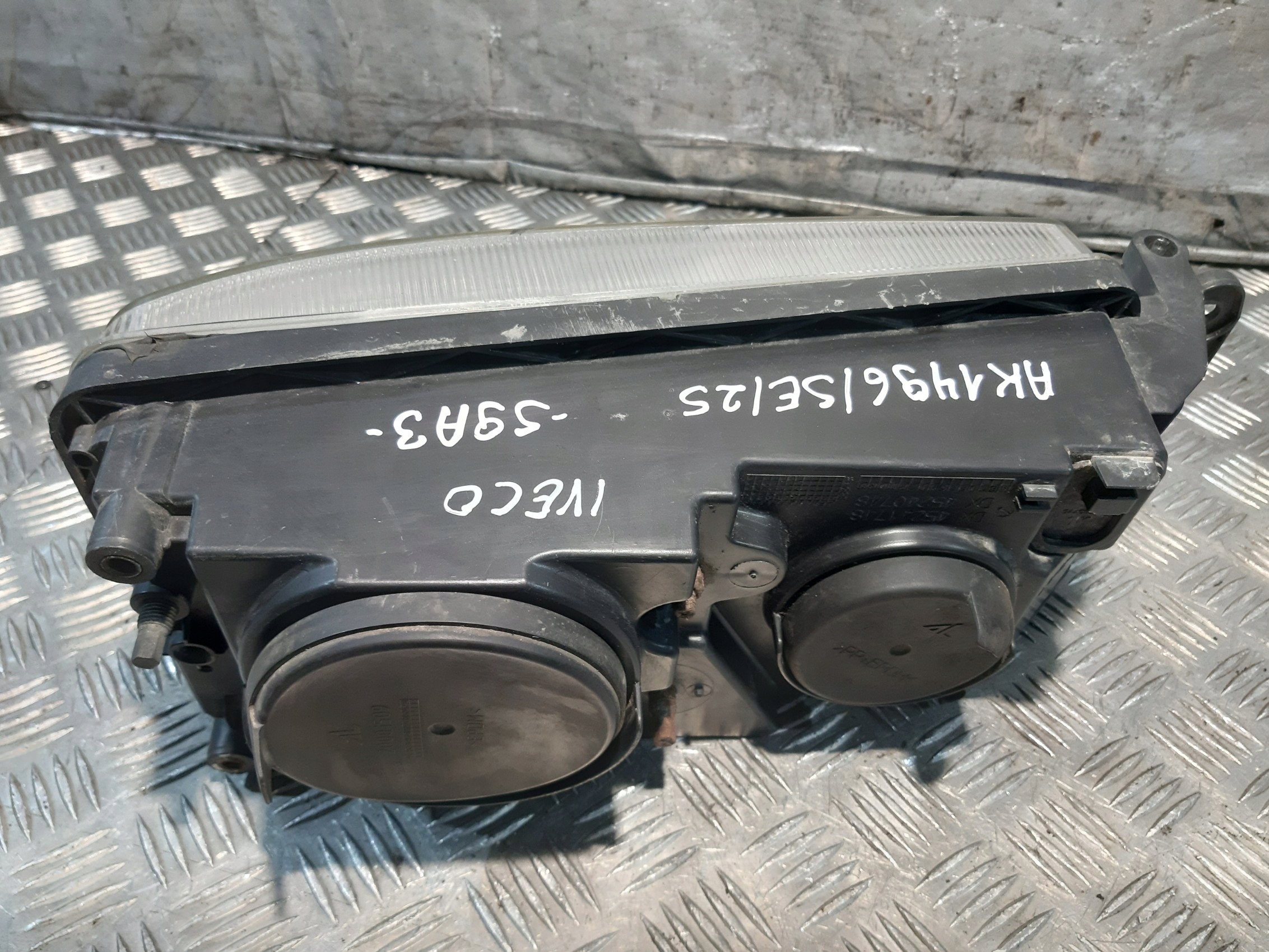REFLEKTOR far desna prednji dio 504238093 IVECO