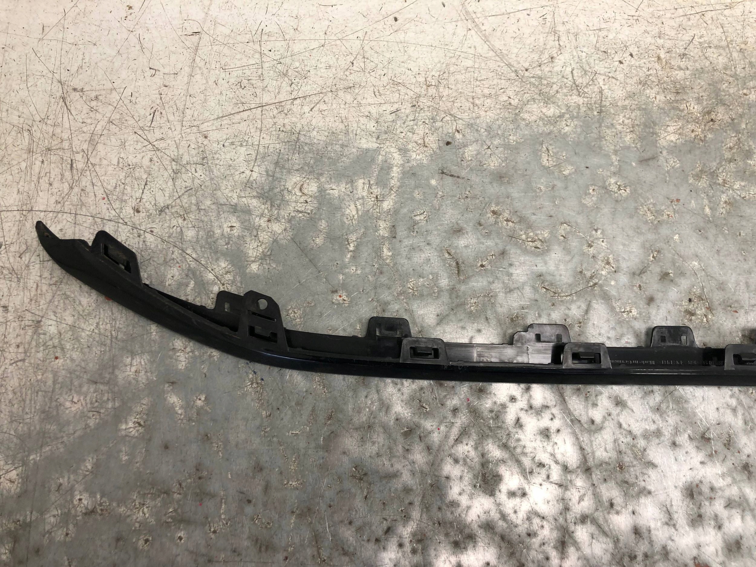 lišta doplněk nárazníku předek AUDI A3 8Y 8Y0807110