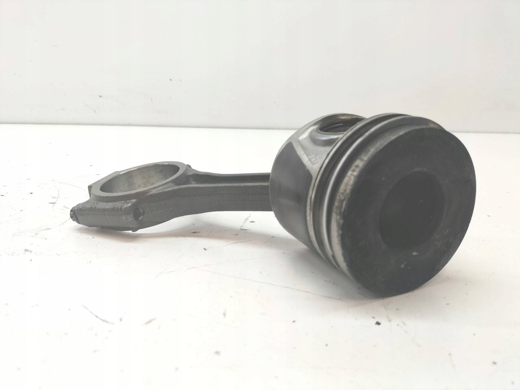 piston connecting rod 2.0 TDI Audi A4 III (2004-2008) B7