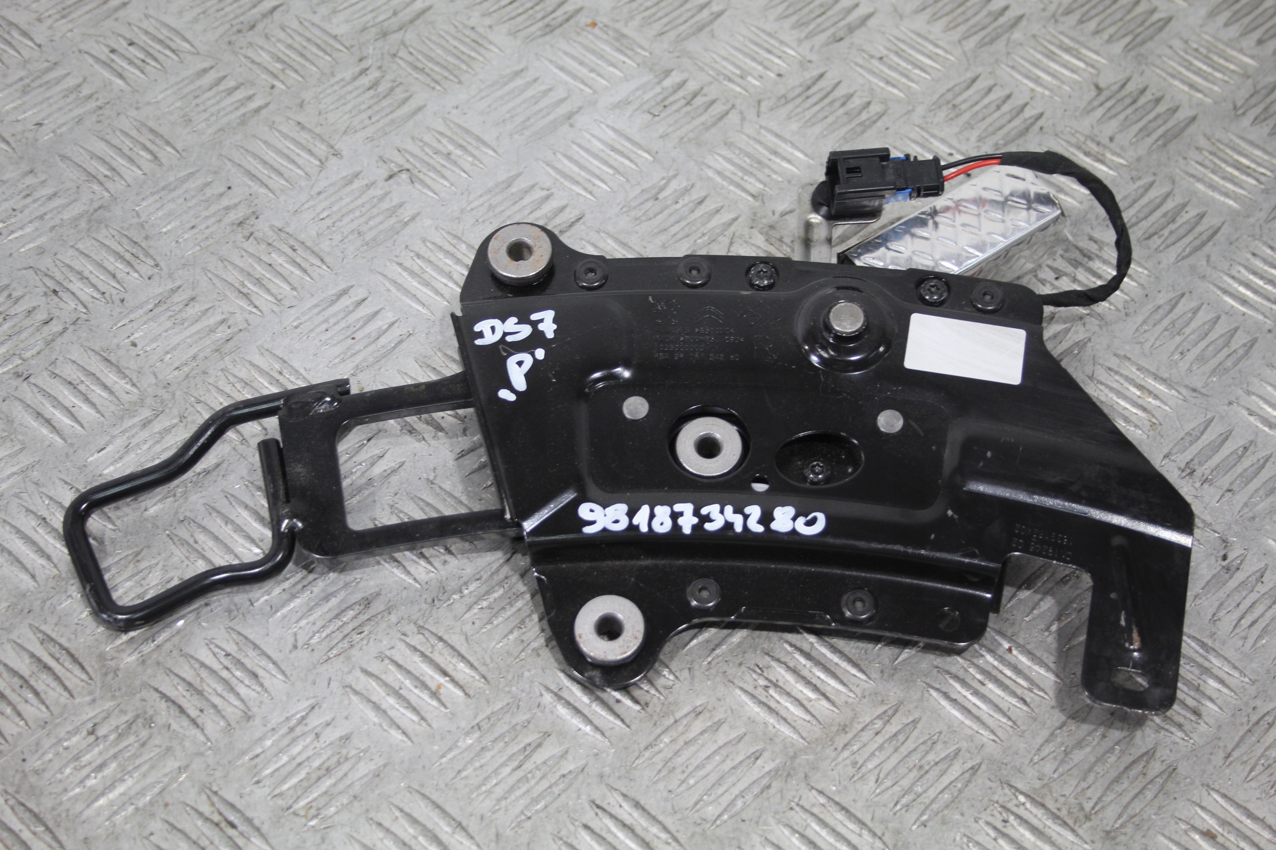 MOTOR DÄMPFER KANAPY RECHTS DS7 CROSSBACK PERFORMANCE 9818734280