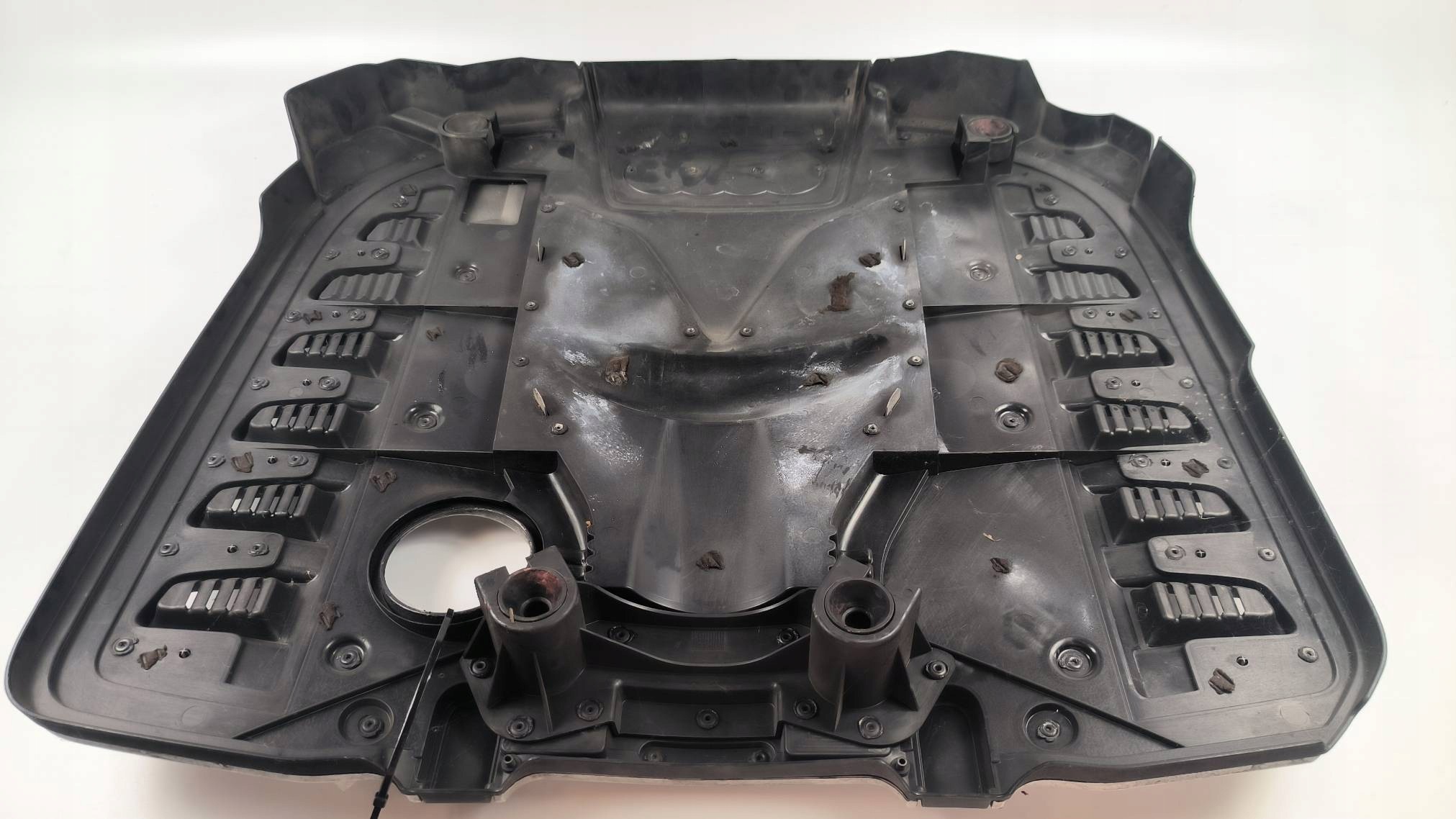 motor cover 4L0103925A 6.0 TDI V12 AUDI Q7 and 4L LIFT