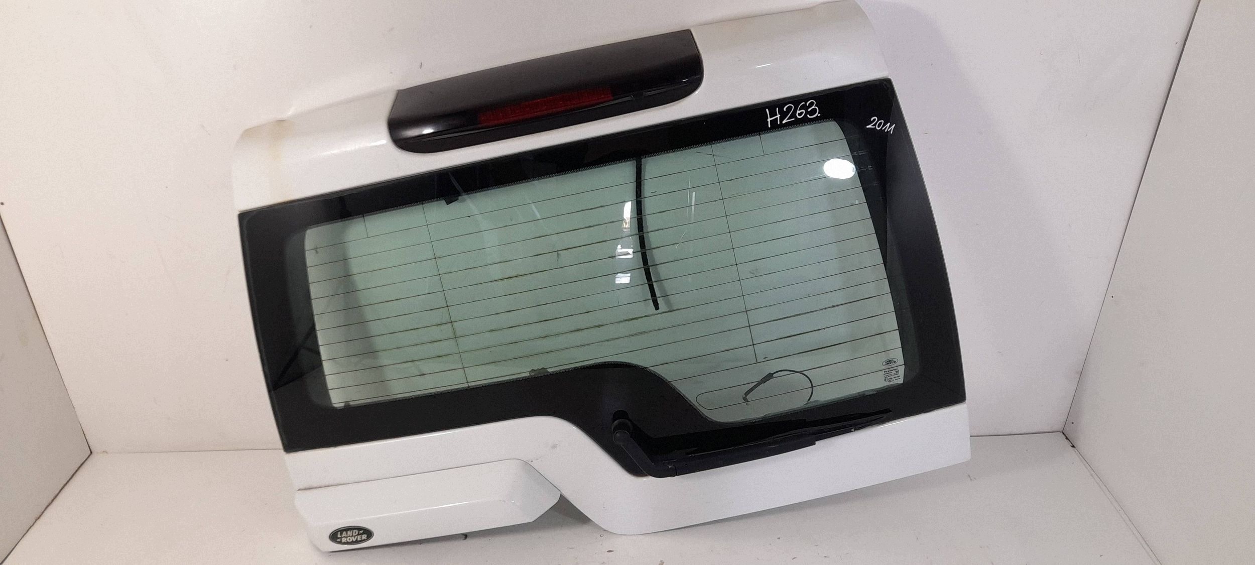Land Rover Discovery III trunk door boot (H263)