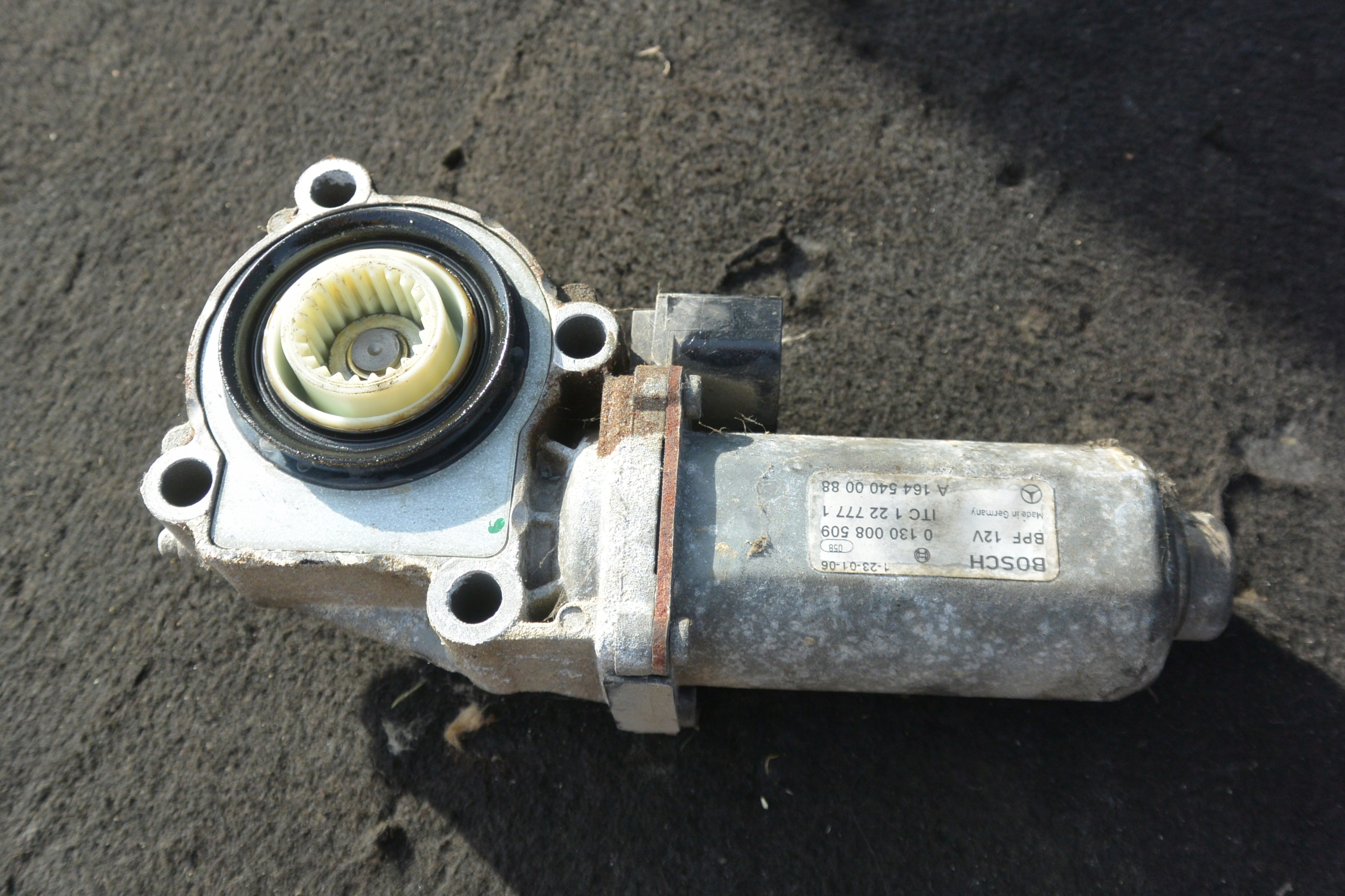 RÉGULATEUR REDUKTORA MERCEDES GL ML R W164 X164 W251
