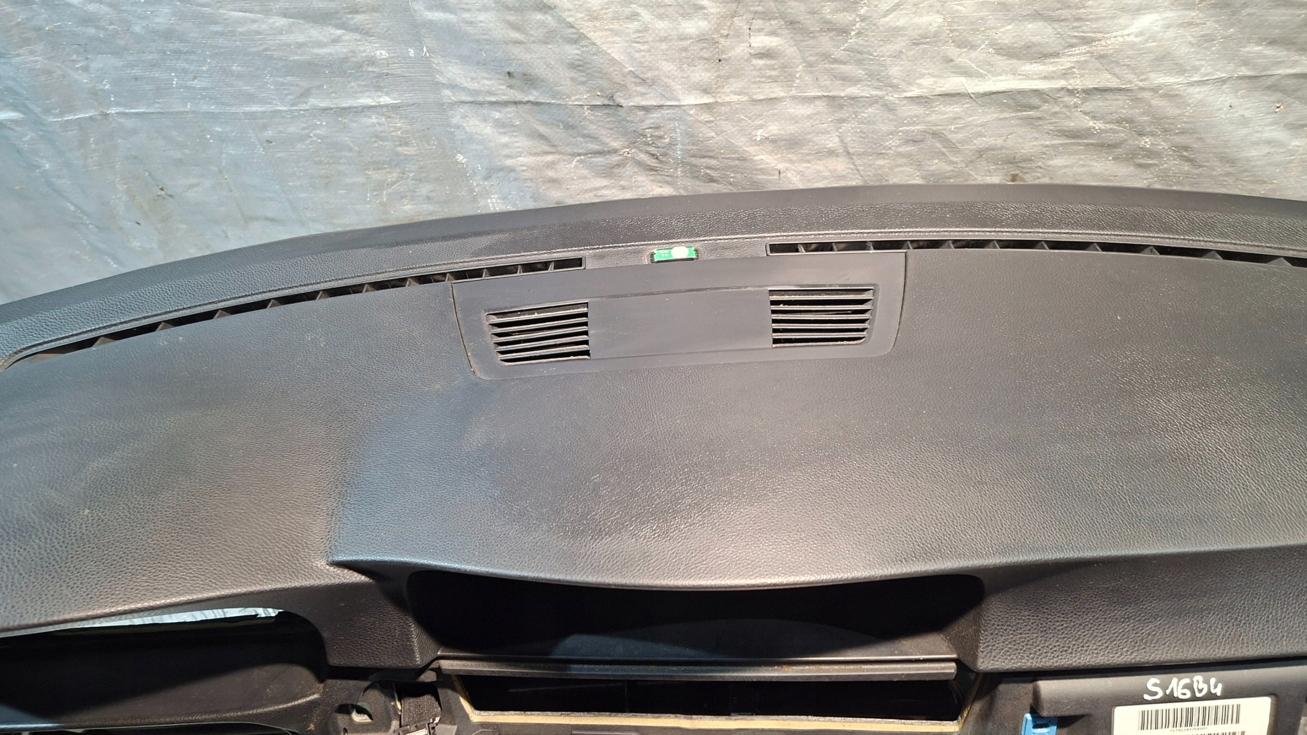 dashboard instrument panel cockpit BMW E90 E91