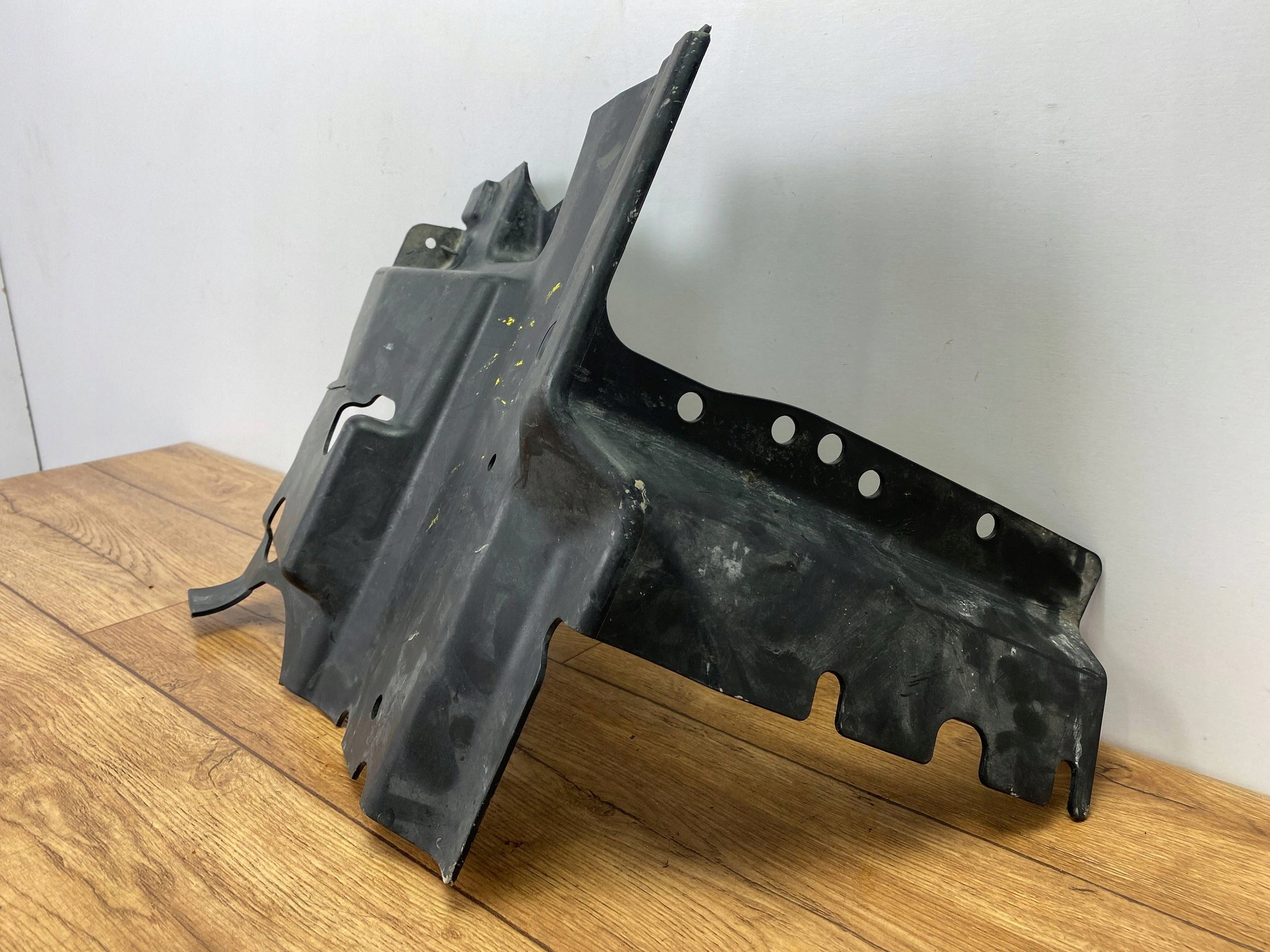 motor cover Dodge Challenger 2015+