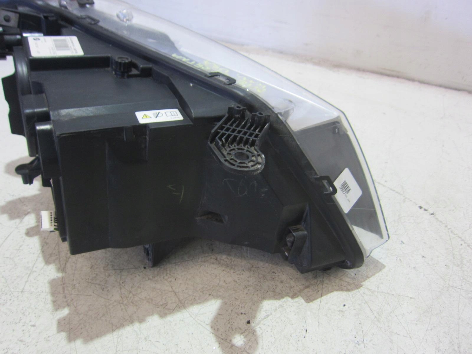 BMW X3 F25 light front BIXENON front left side 7222027 USA 63117276995