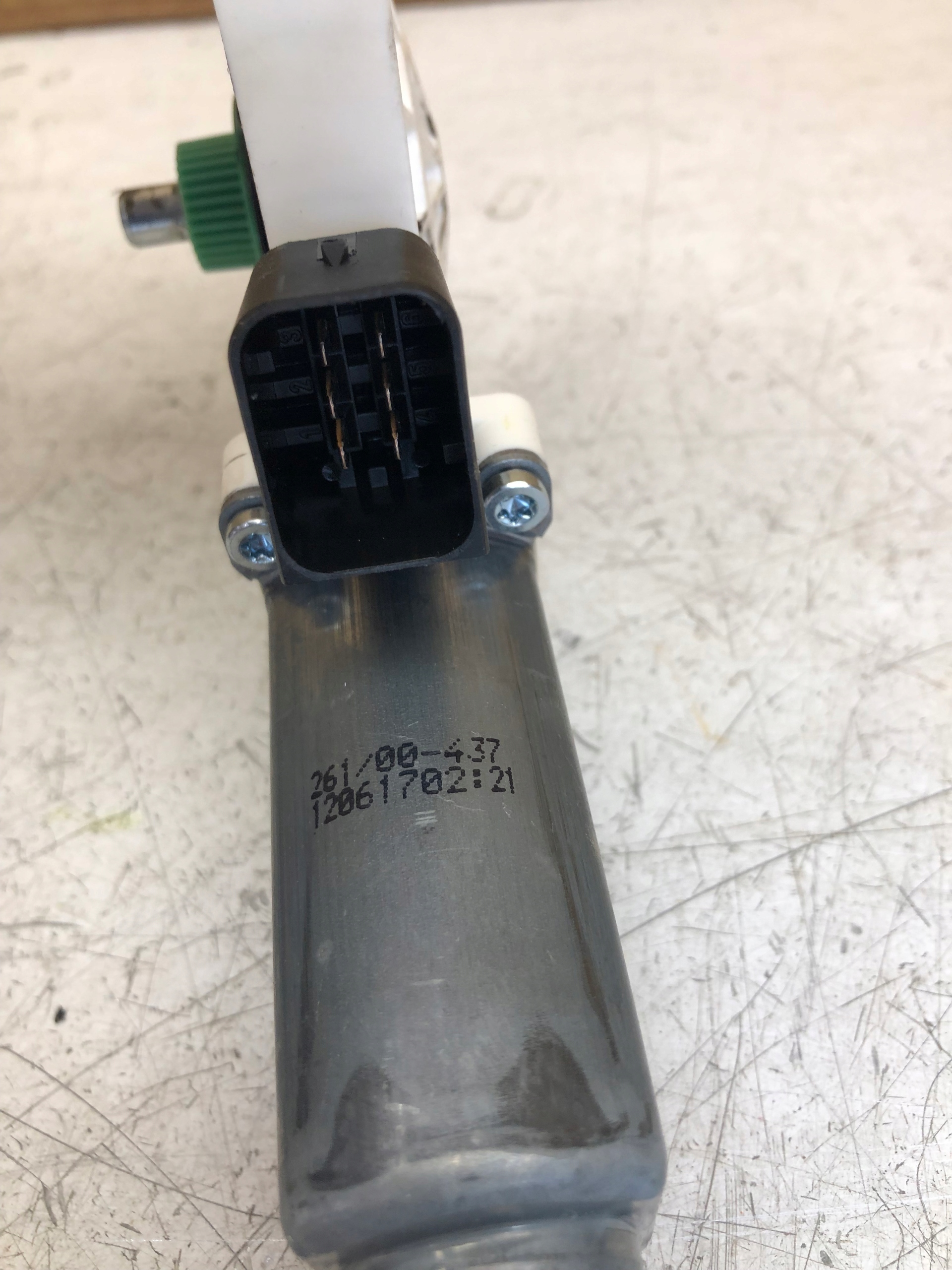 MERCEDES E W238 mini motor windows right A0009066106
