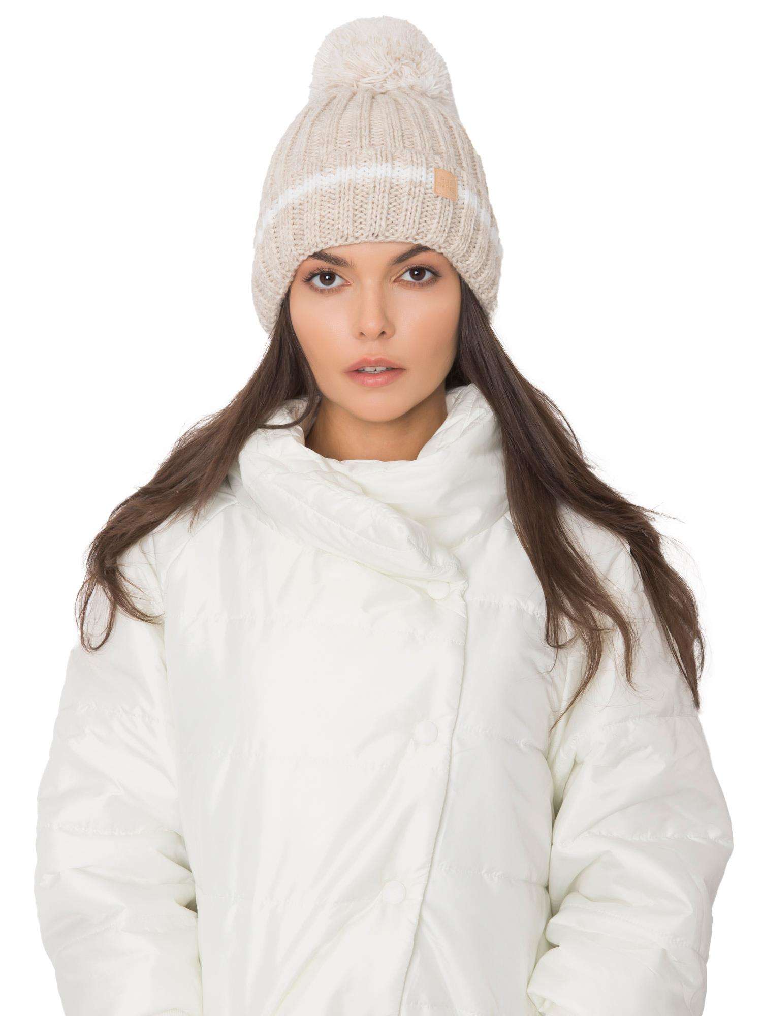 

Czapka Damska Z Pomponikiem Ciepła Akryl