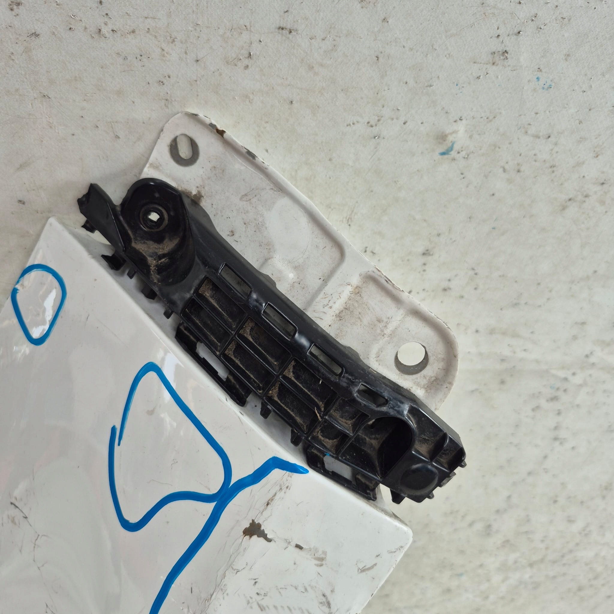 TOYOTA YARIS IV 4 20-> fender front front right