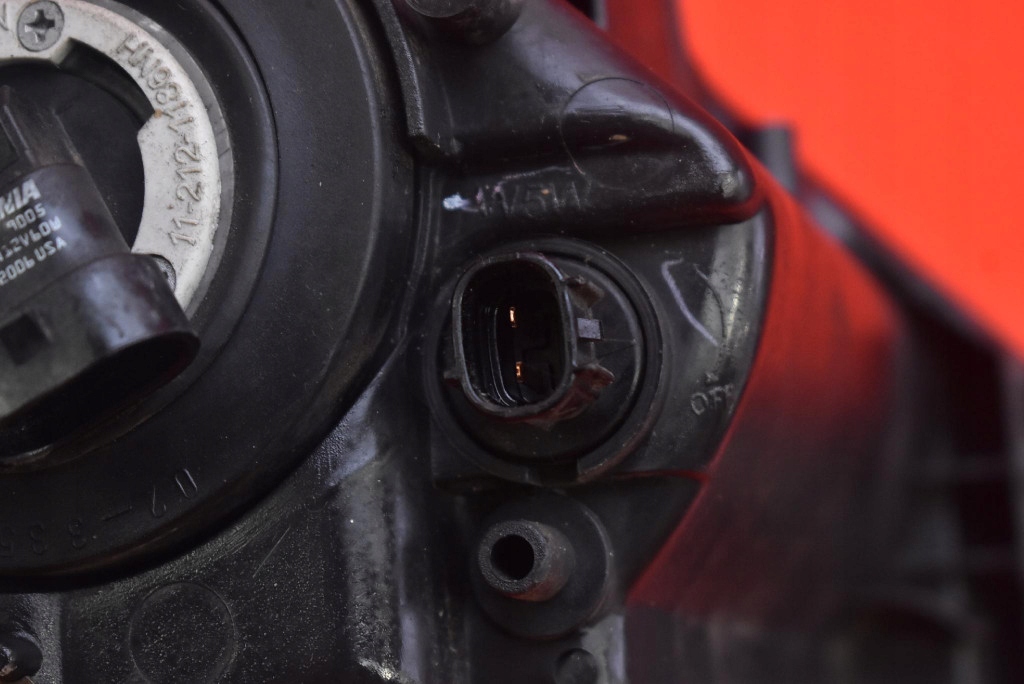 REFLEKTOR left light front EU MAZDA 5 1 and CR 05-08