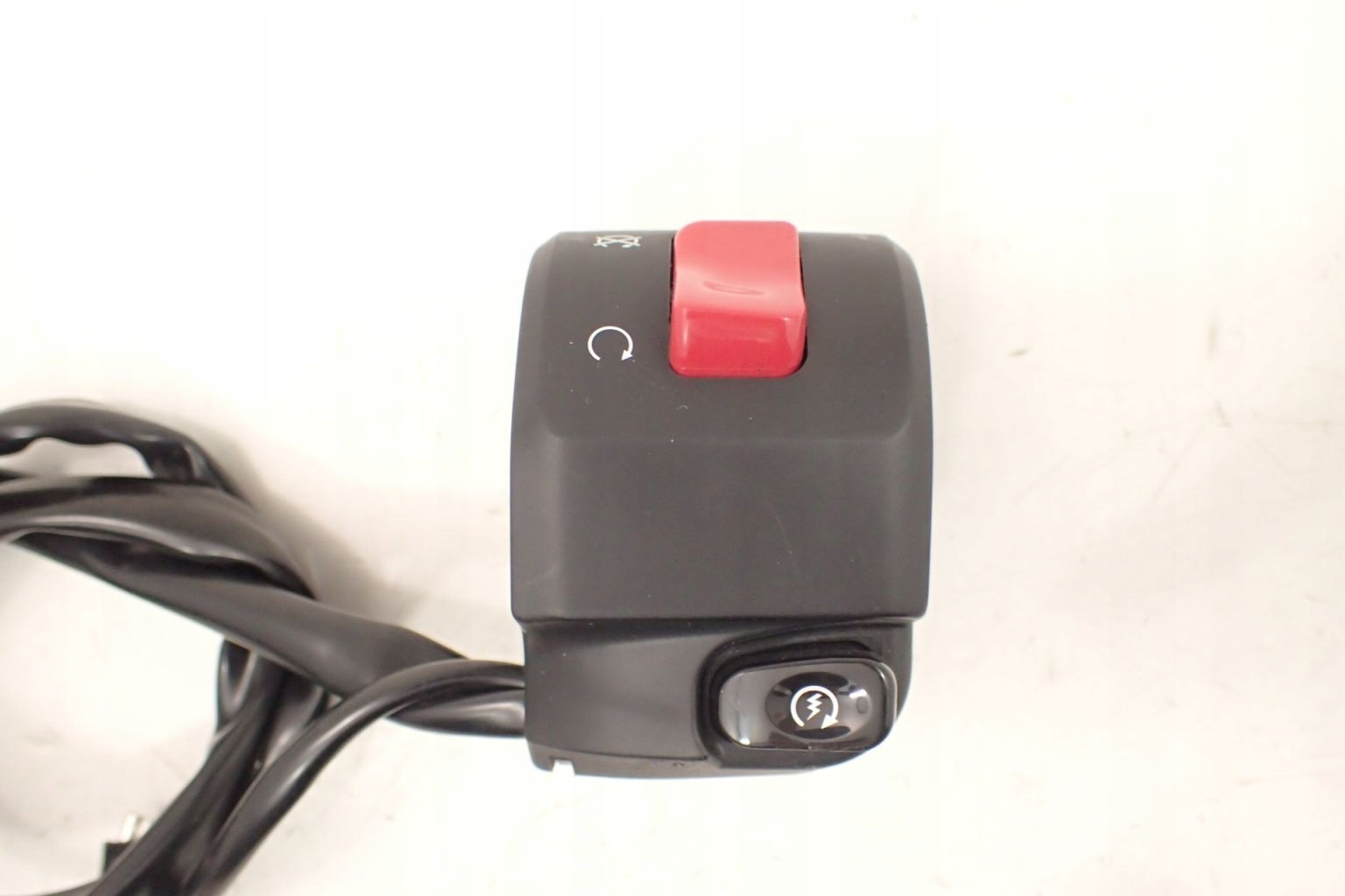 Kawasaki Z650 20- Przełącznik prawy Stan opakowania brak opakowania