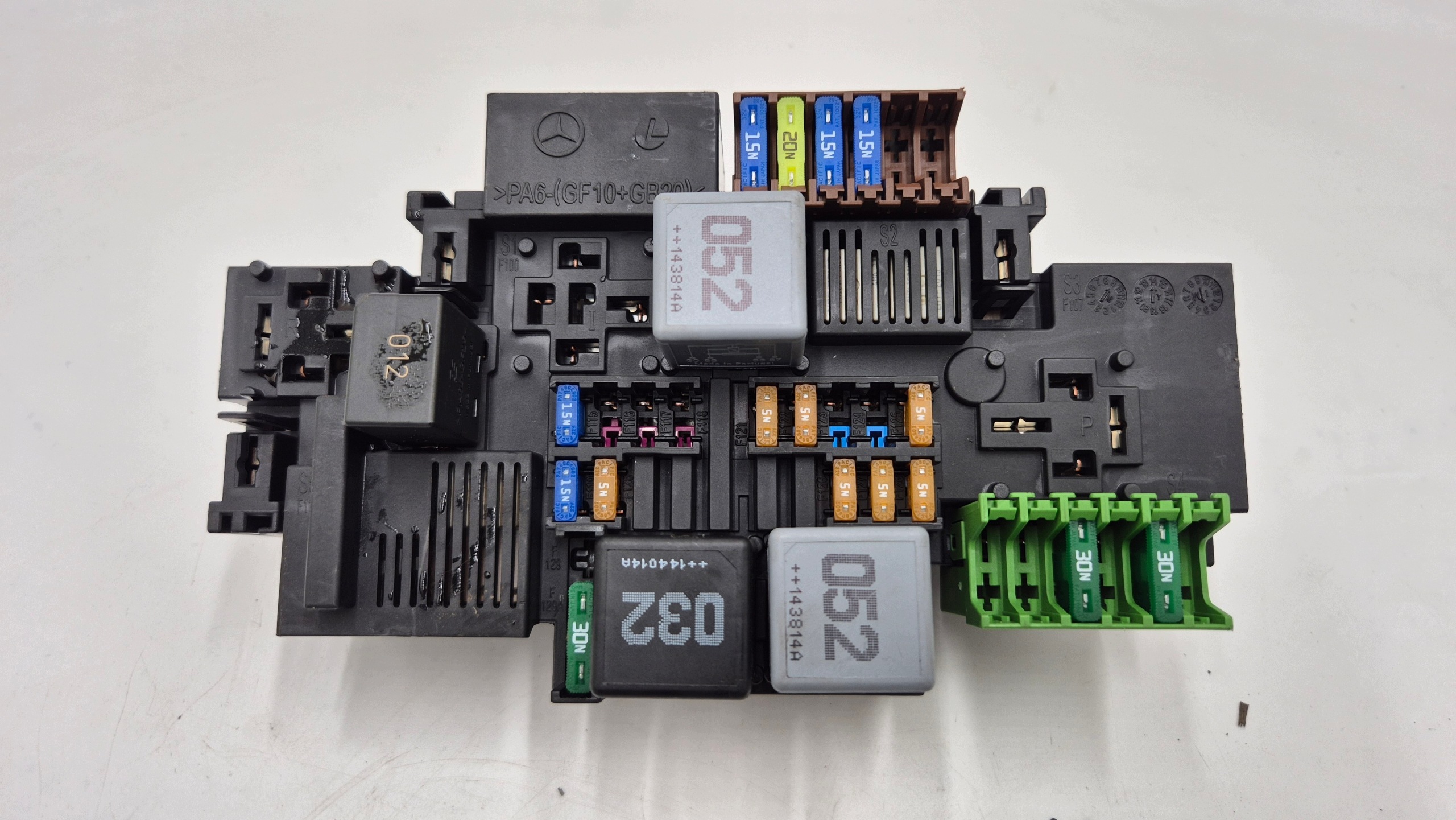 Module fusibles MERCEDES W205 A2229063701