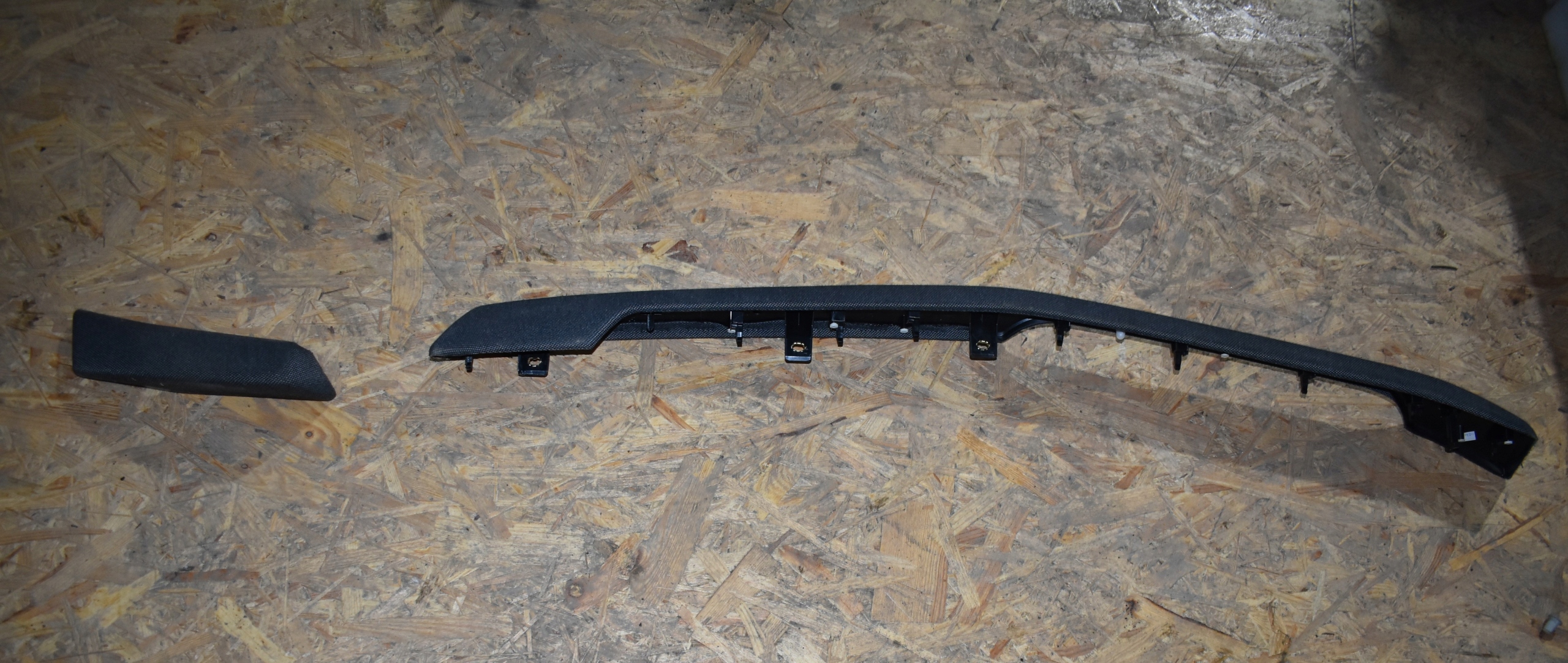 IDEALNY DECOR Moulage Console AUDI A5 B10 1