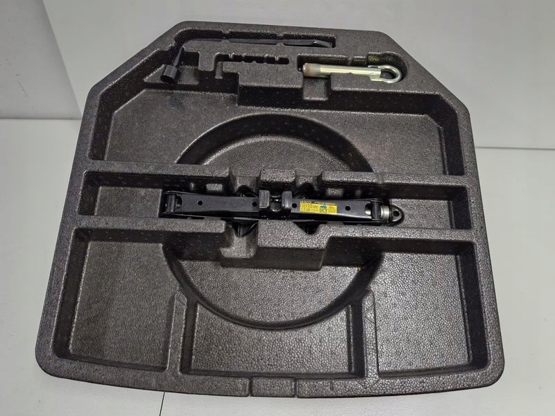 TOYOTA AVENSIS T27 LIFT WKŁAD ZESTAW STYROPIAN BAGAŻNIKA LEWAREK KLUCZ UCHO