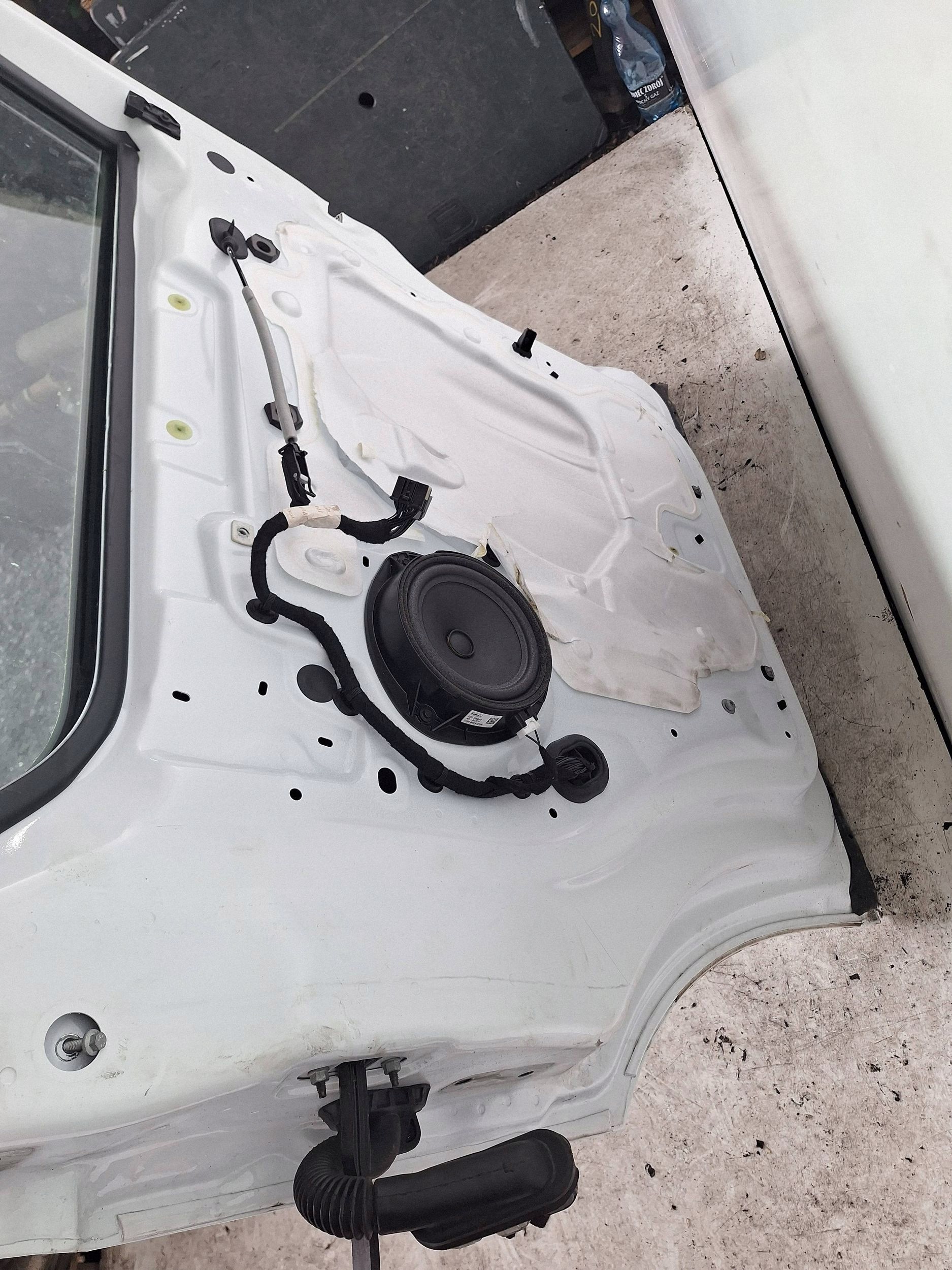 VOLKSWAGEN Transporter - Caravelle T7 2023-> door right front
