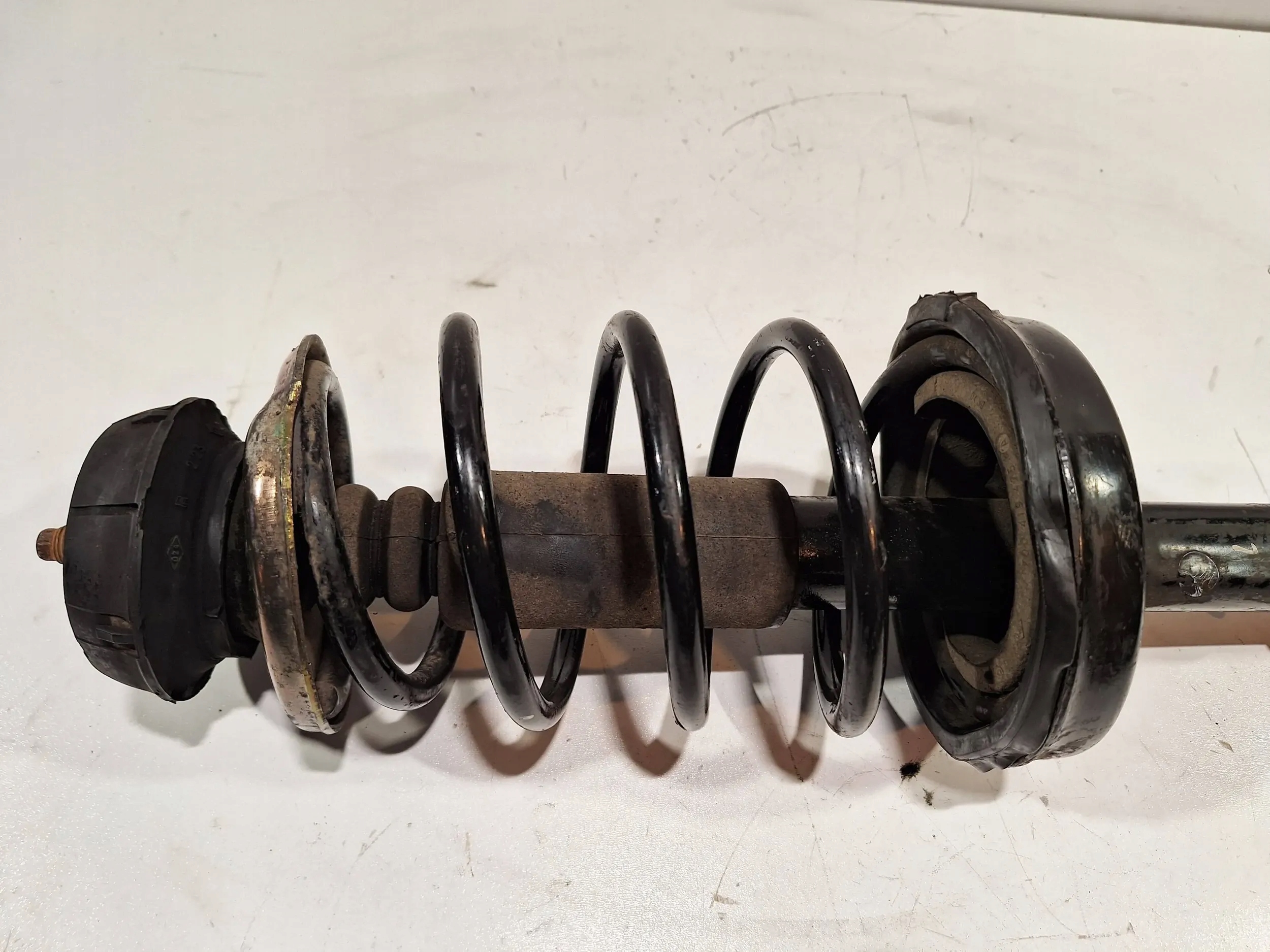 Amortyzator przód lewy Renault Clio II 98- Producent części Renault OE