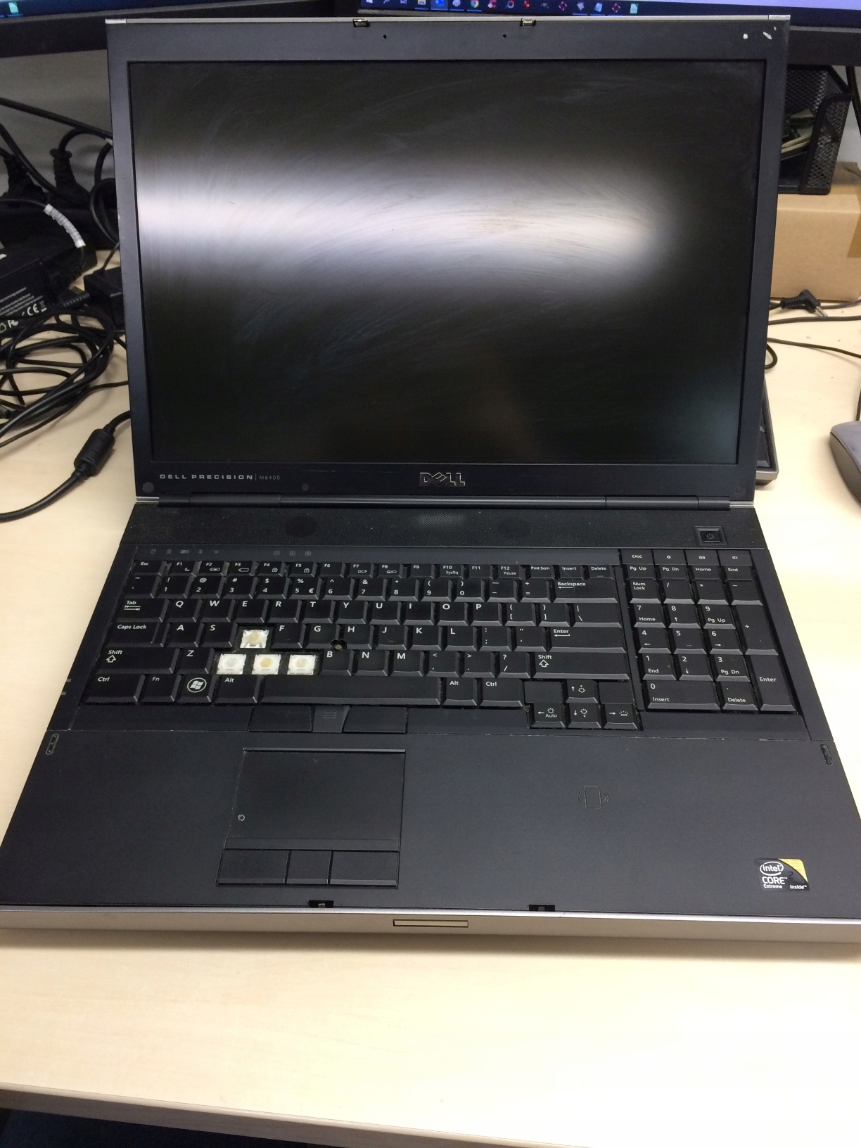 LAPTOP DELL PRECISION M6400 poškodený / na diely