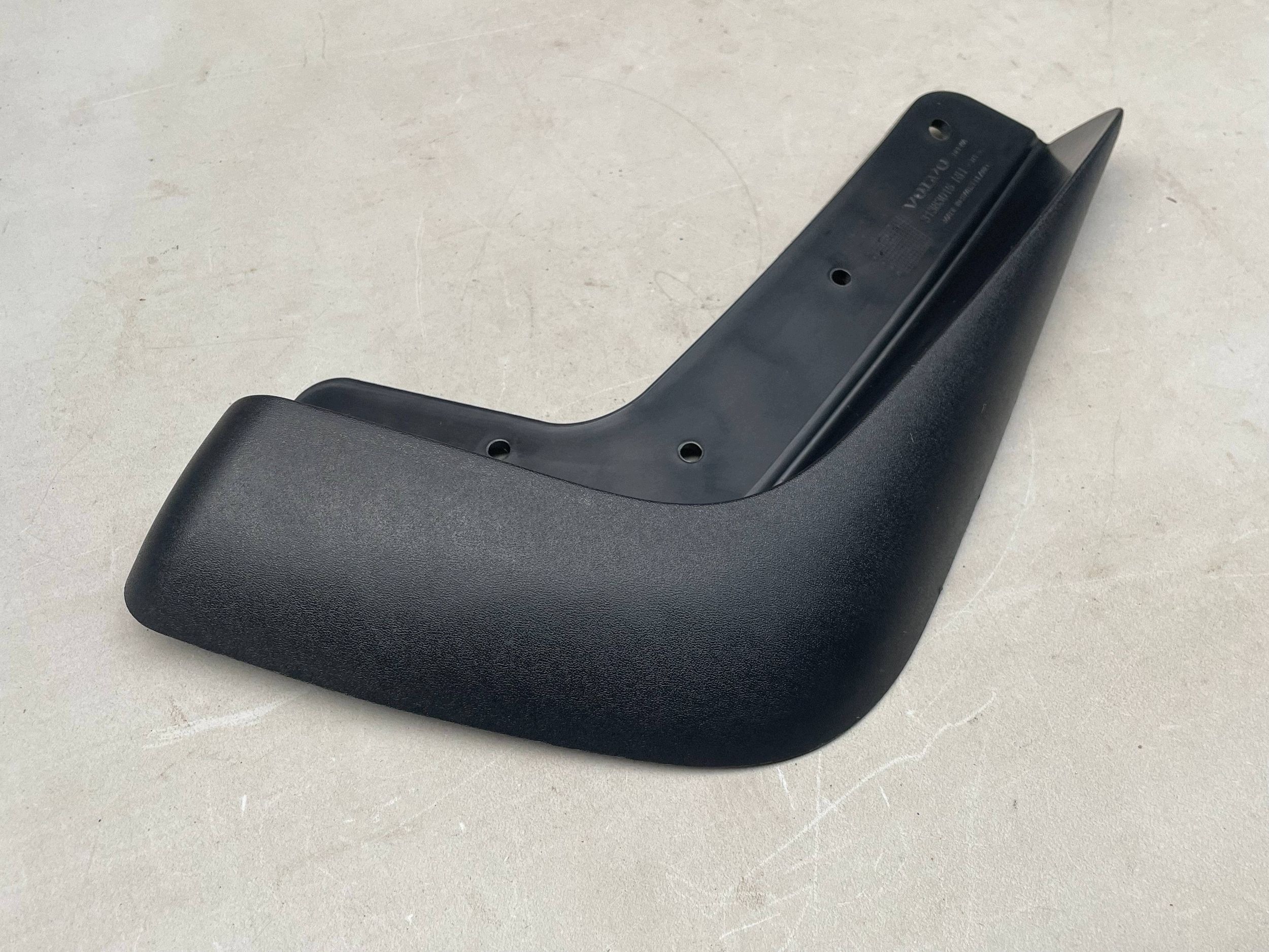 mudguard flap front right VOLVO XC90 31383016 @A
