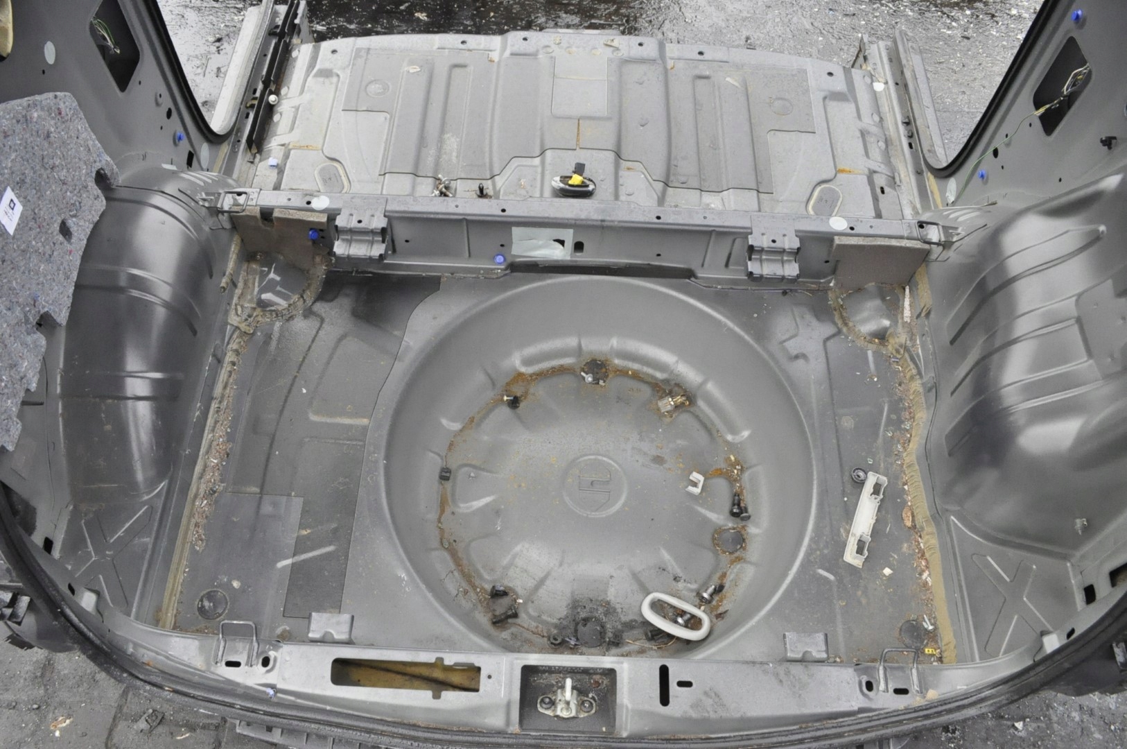 OPEL MERIVA II B CAŁY TYŁ DUPA PAS TYLNY +ĆWIARTKI Producent części Opel OE