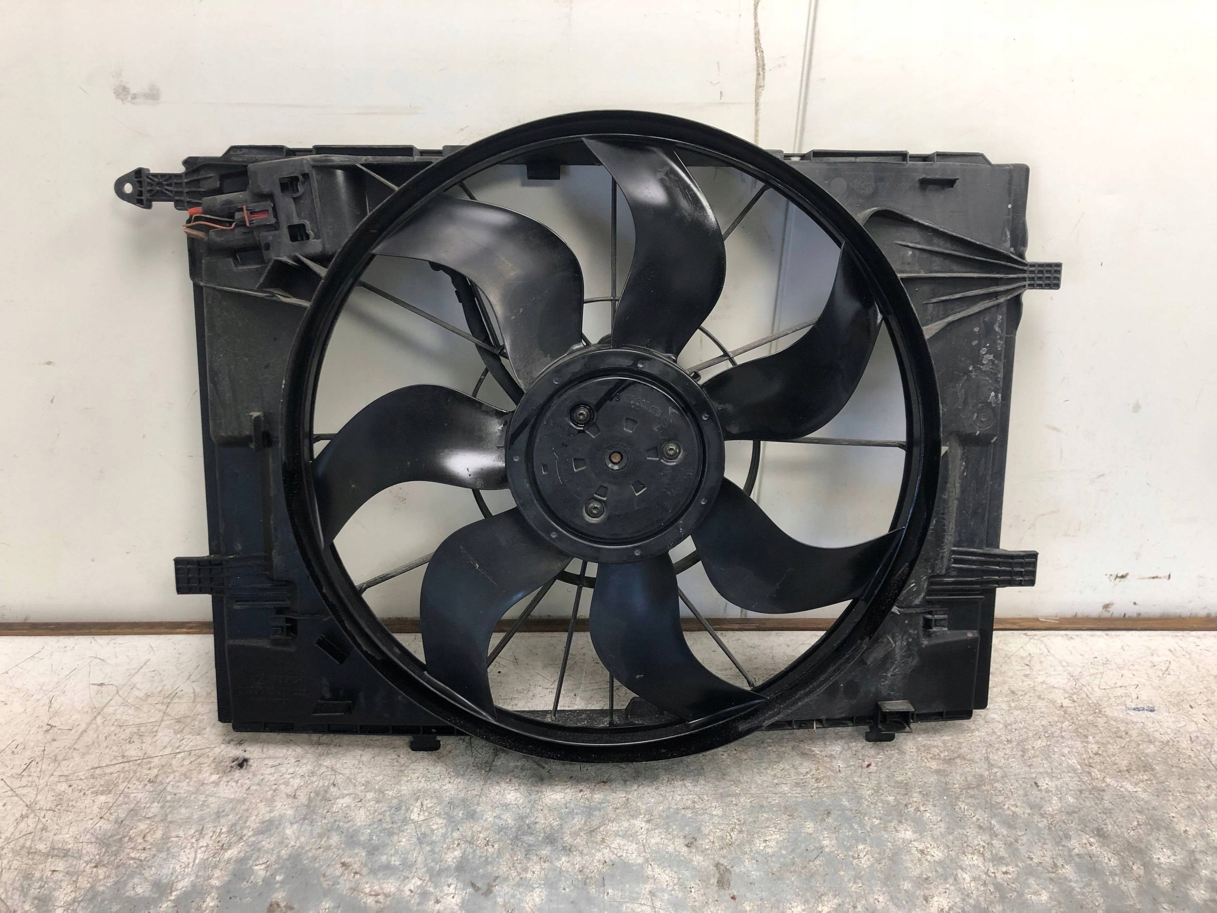 ventilátor vrtule chladiče MERCEDES W205 A0999061000