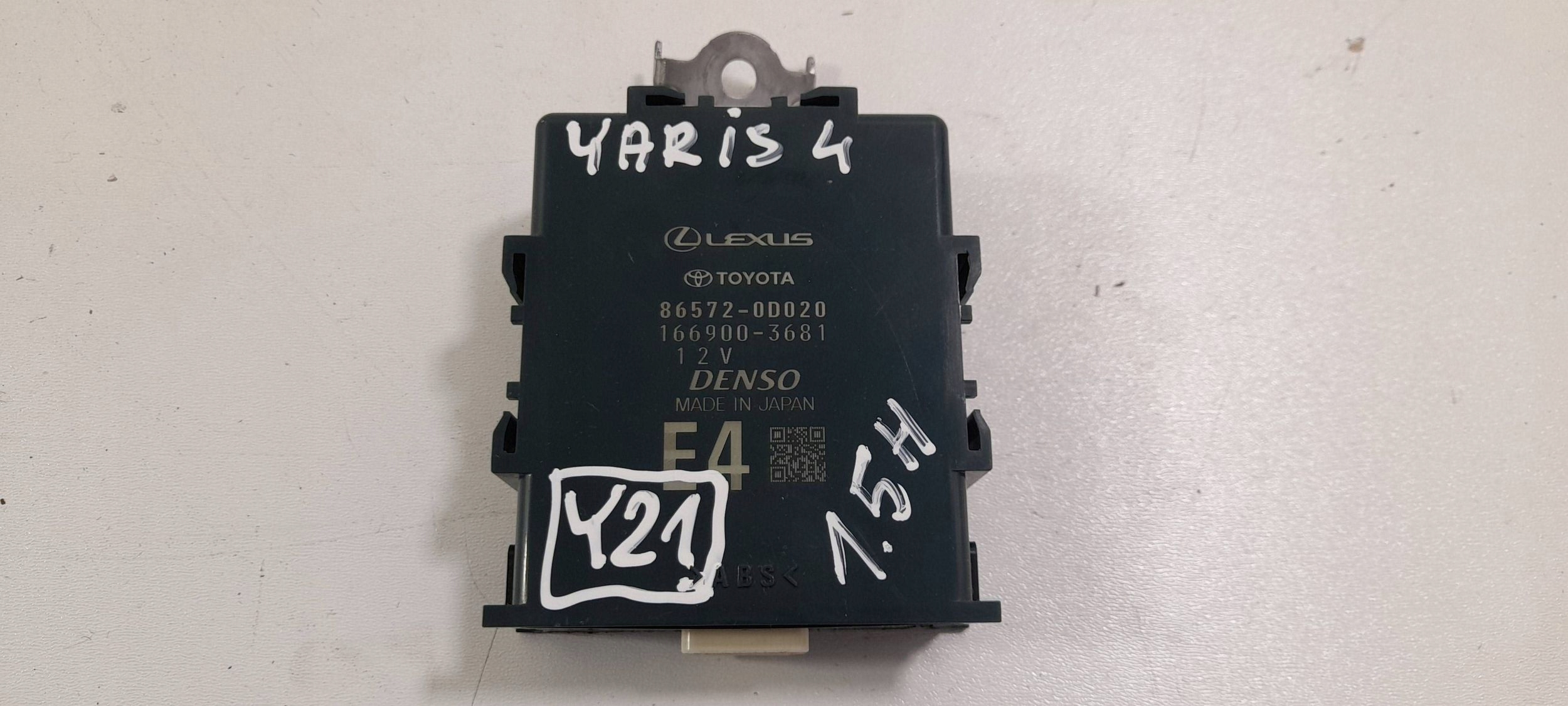 Toyota Yaris IV XP21 1,5Hybrid module control unit 865720D020 (Y21)