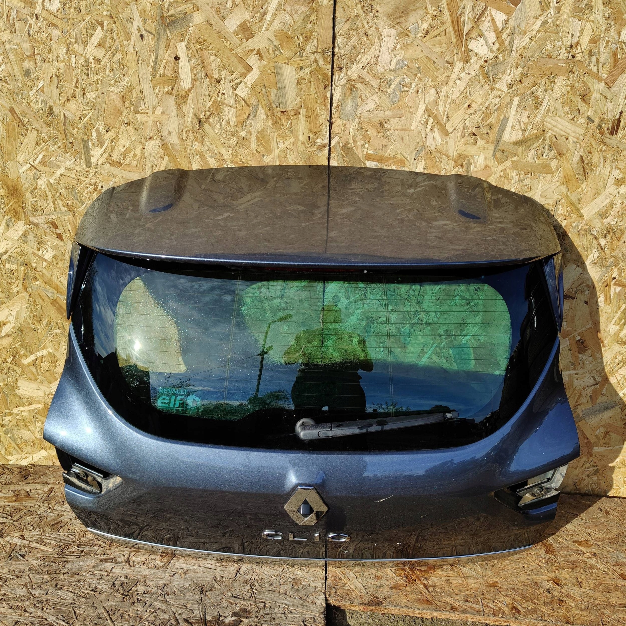 trunk door boot rear part Renault Clio IV kamera