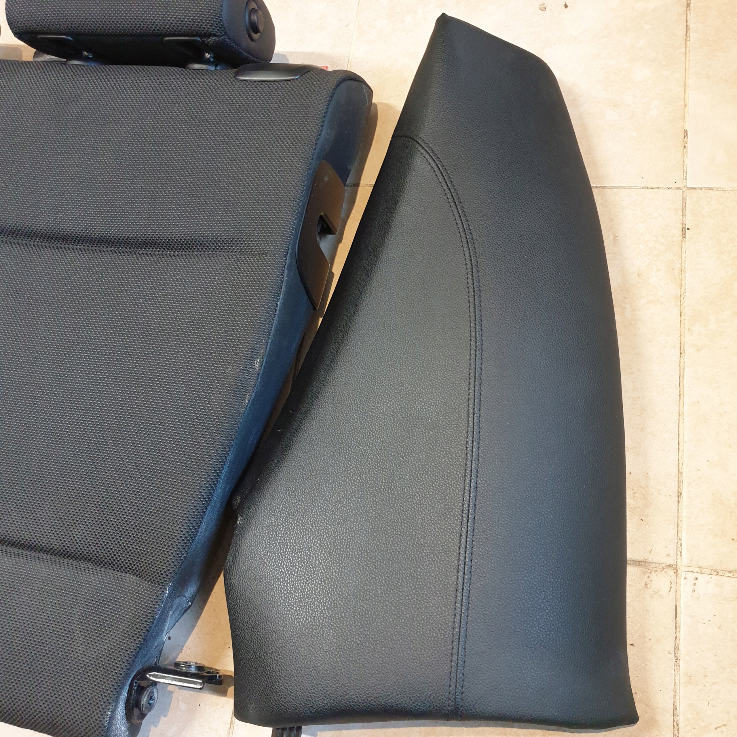 OPARCIE KANAPY hinten Kopfstützen Gurten BMW 1 E87 OE