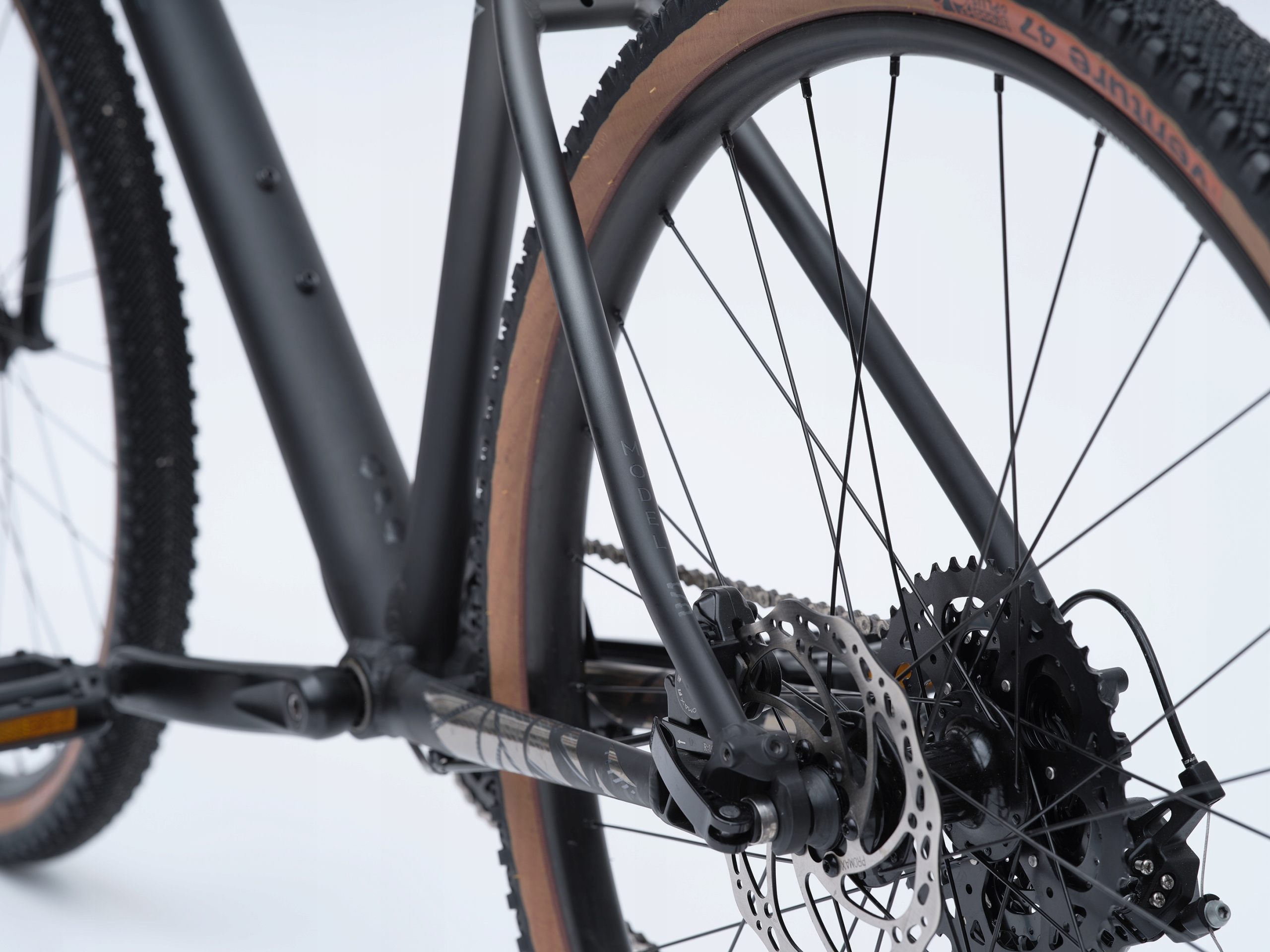 Lekki sportowy Rower miejski Vaast U/1 Street 650B 46cm M Cast Black