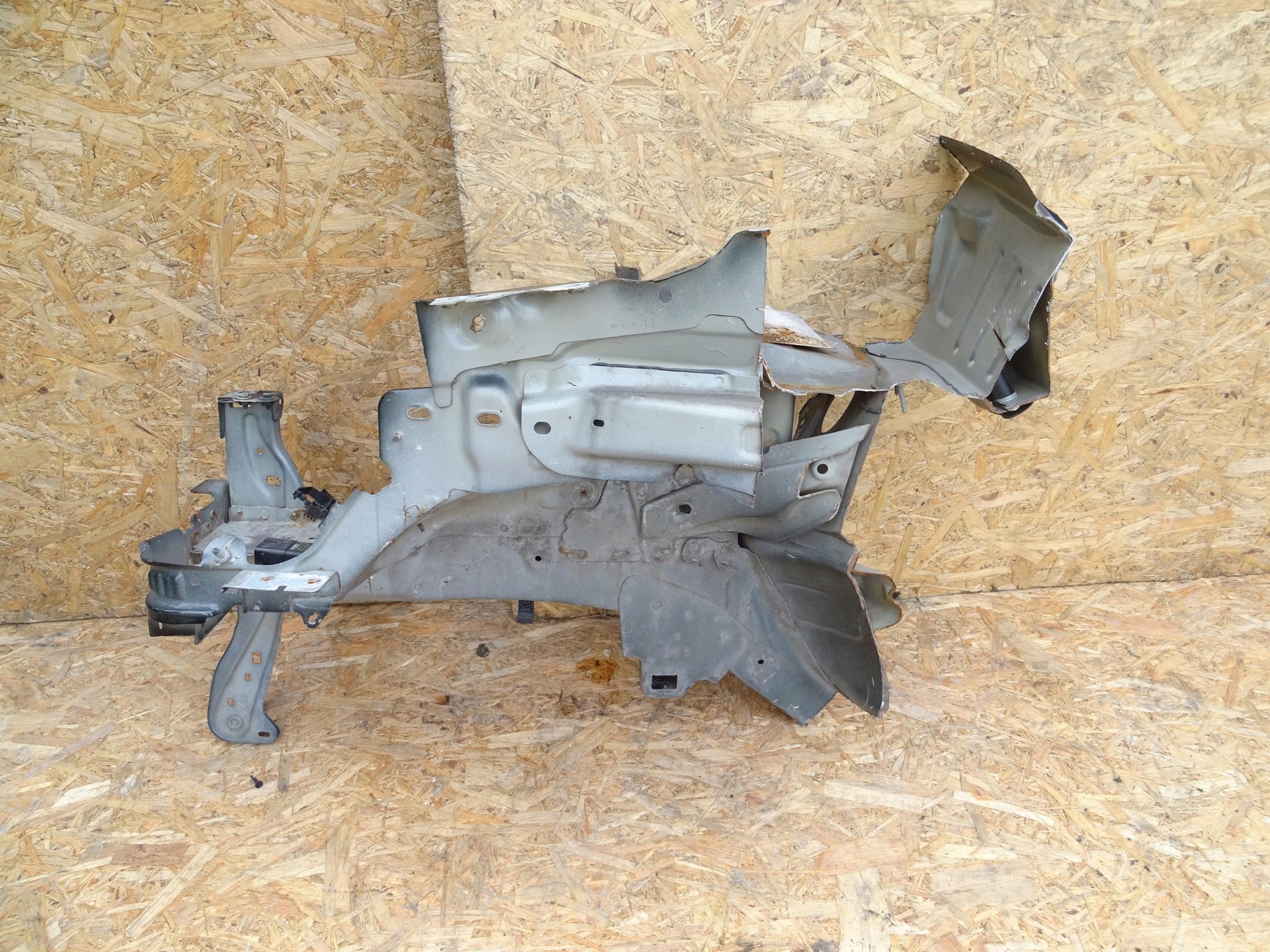 PEUGEOT 2008 PODŁUŻNICA LEWA FARTUCH Producent części Peugeot OE