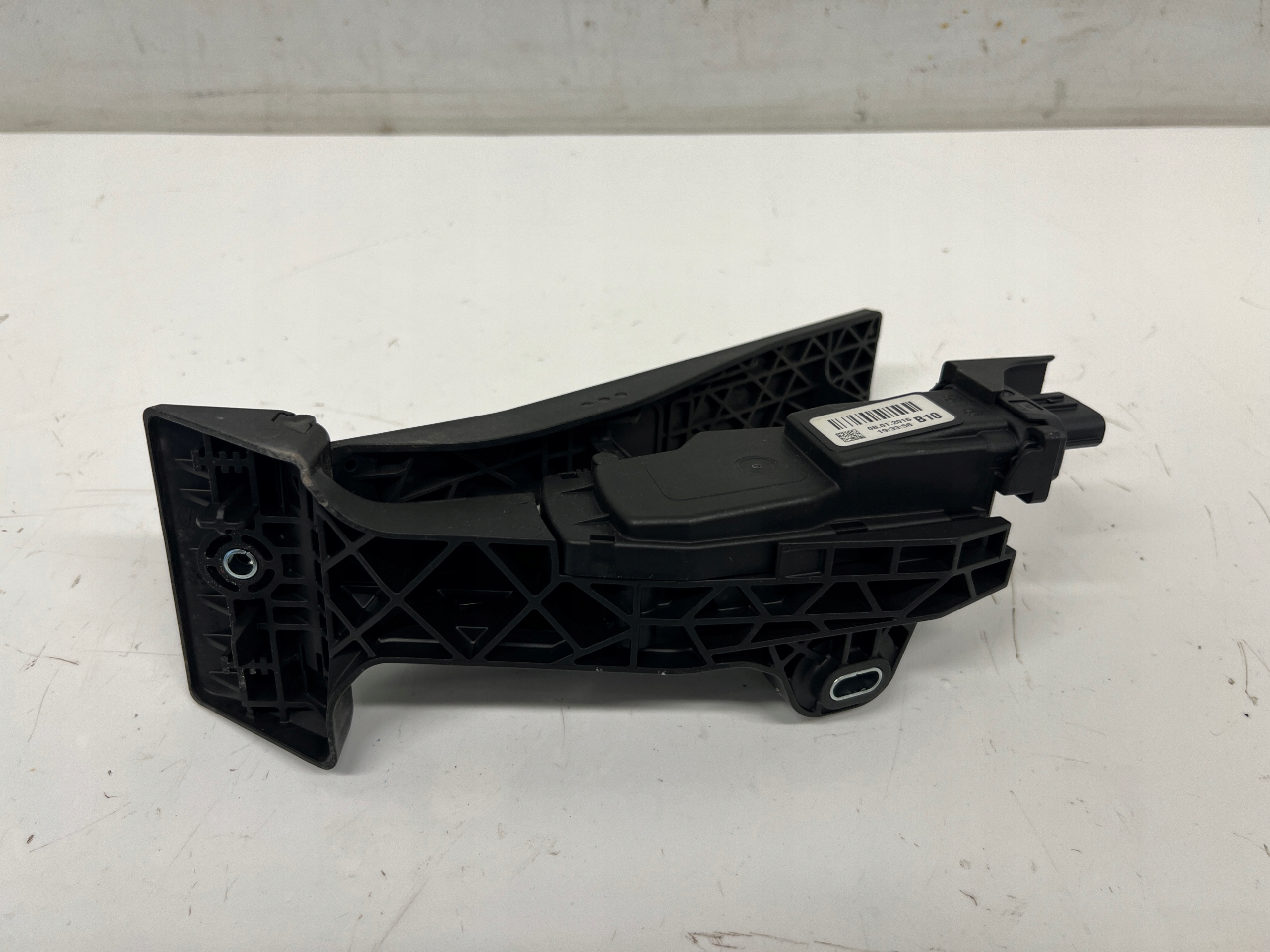 Hyundai Tucson III accelerator pedal potentiometer B10