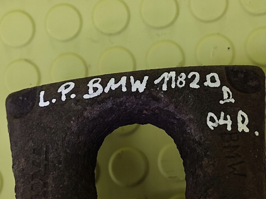 BMW 1 E87 2.0 D caliper left front