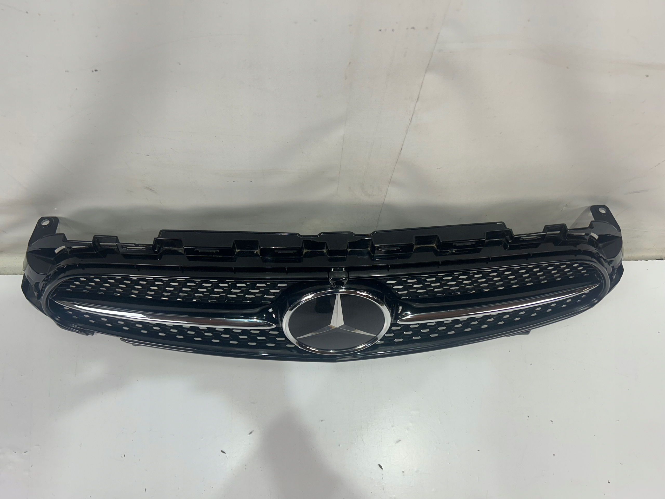 MERCEDES E COUPE W238 238 A2388883100 GRILL ATRAPA ZDERZAKA Typ samochodu Samochody osobowe