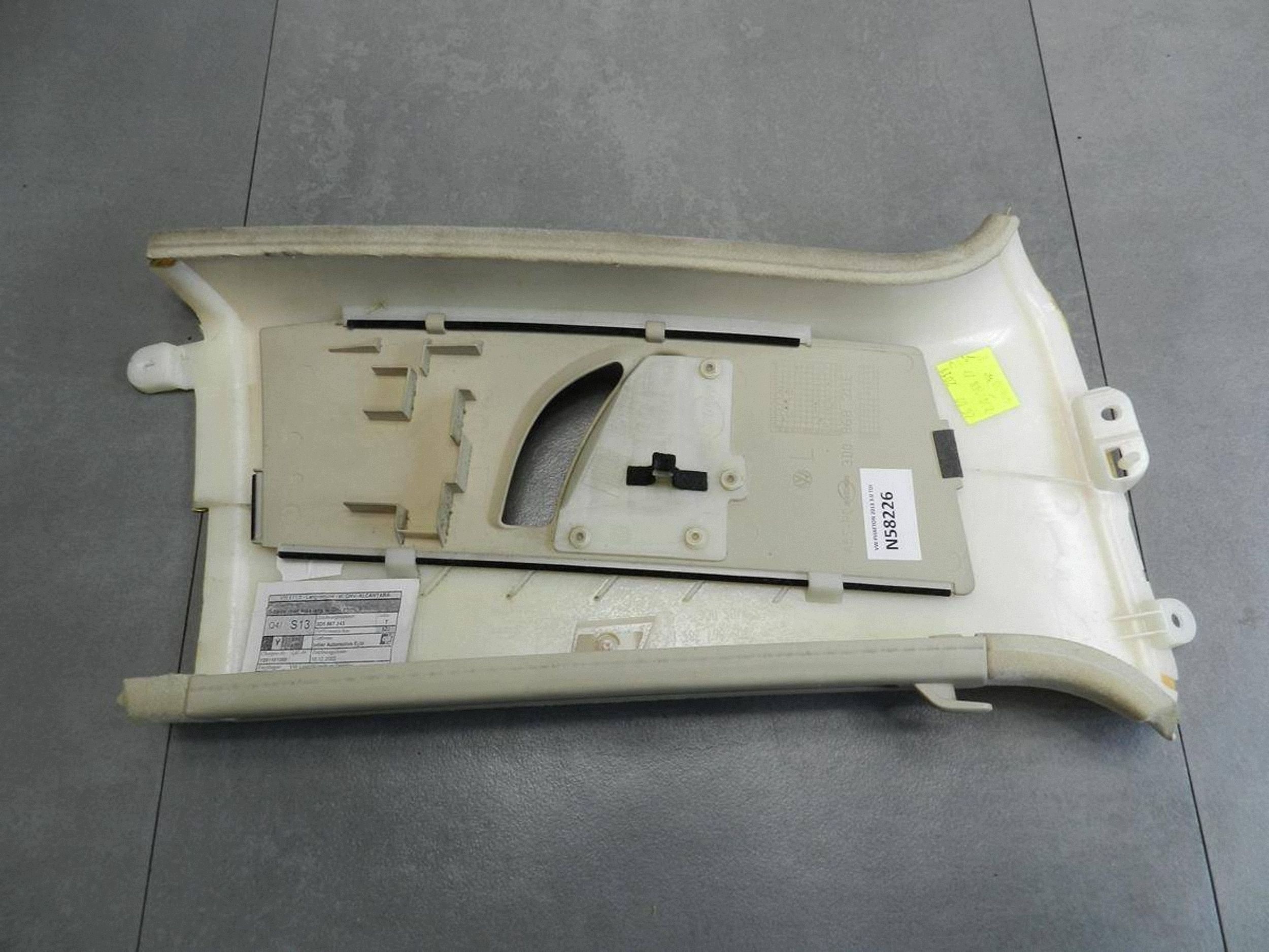 Volkswagen Phaeton cover slupka B upper left 3D5867285
