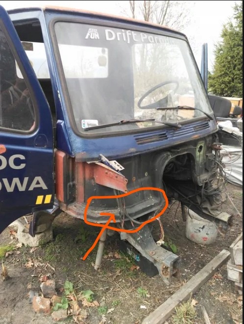 FARTUCH SCIANA GRODZIOWA MERCEDES KACZKA 207 410 L Part number AB3501685gjhg4555