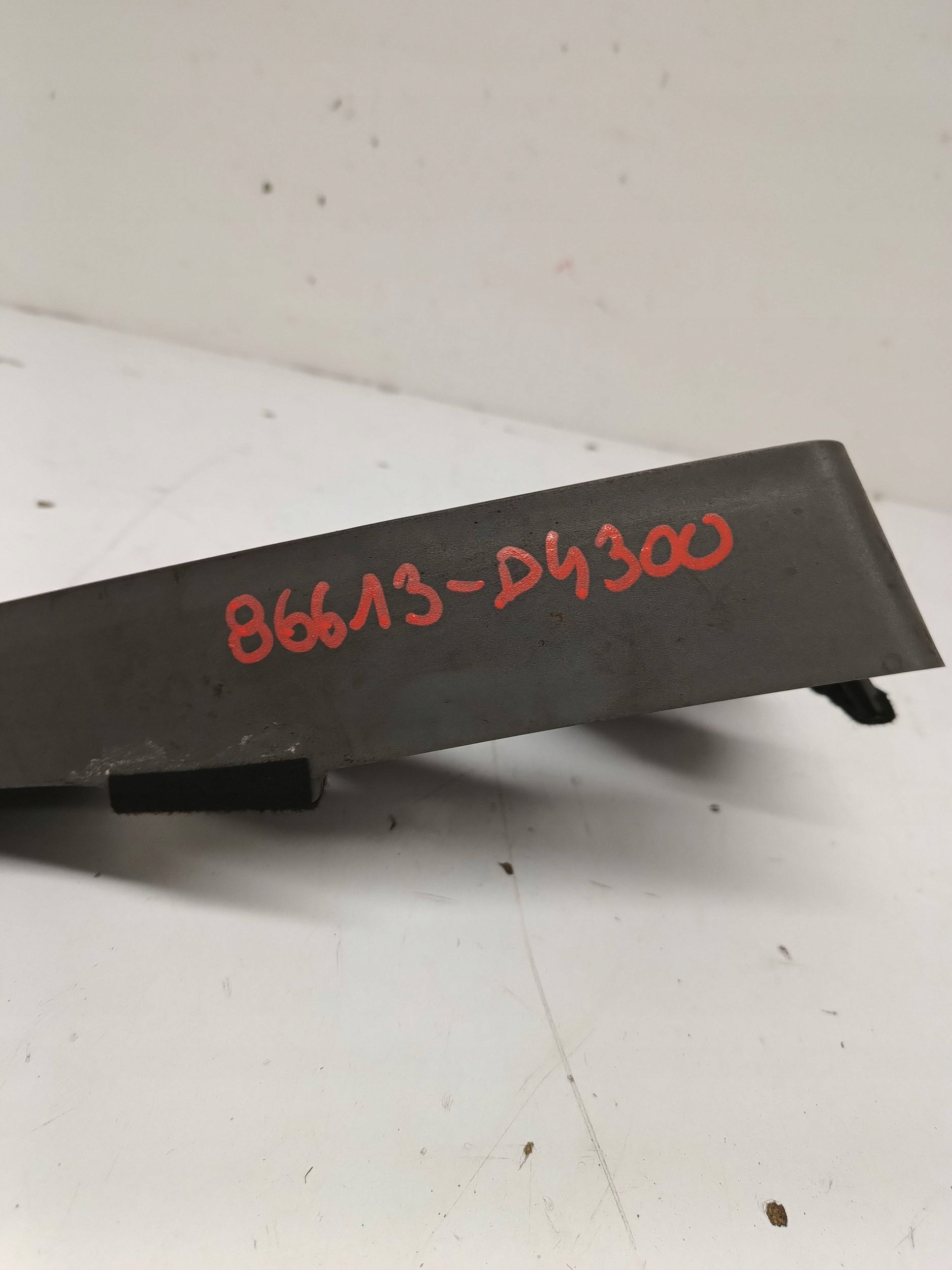 KIA OPTIMA IV KOMBI bumper bracket left rear part 86613-D4300 2018R
