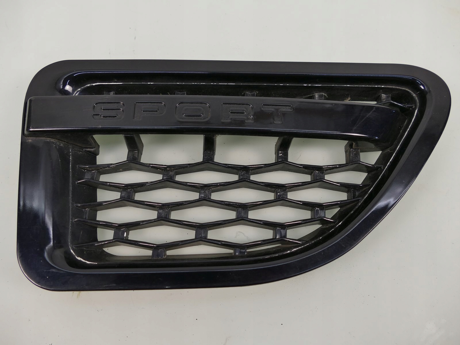 RANGE ROVER SPORT L320 grid fender right LRC796