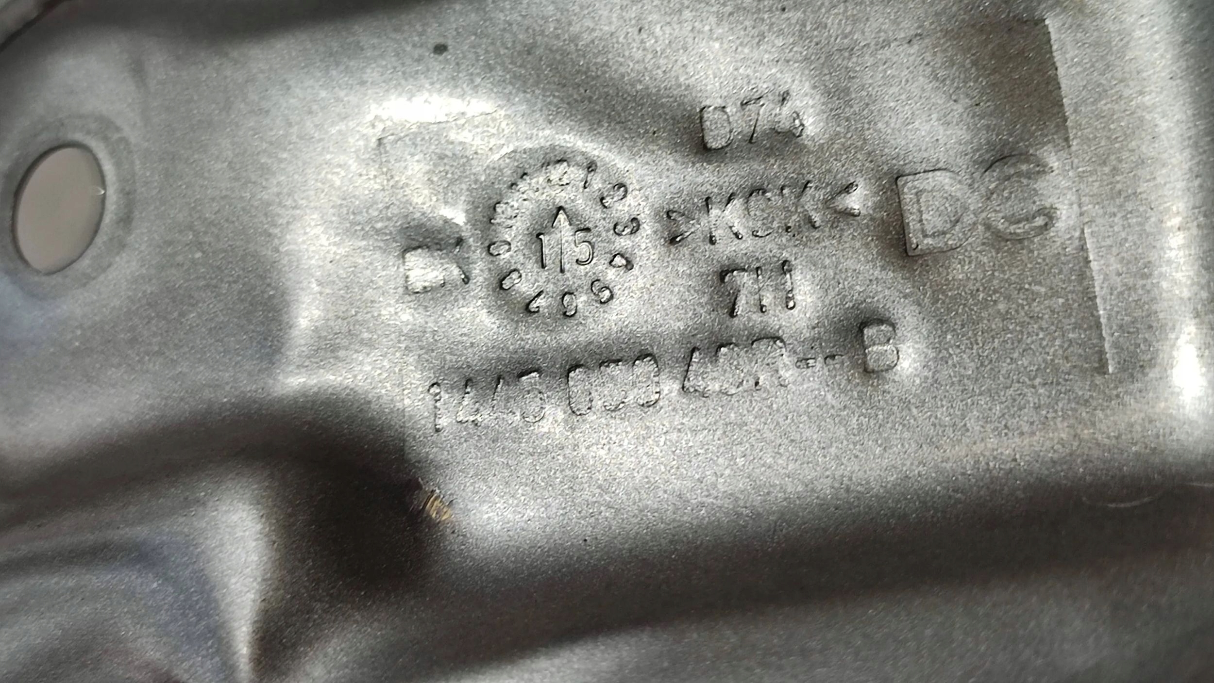 Nissan Qashqai 16r 1.5dci engine supporting mount