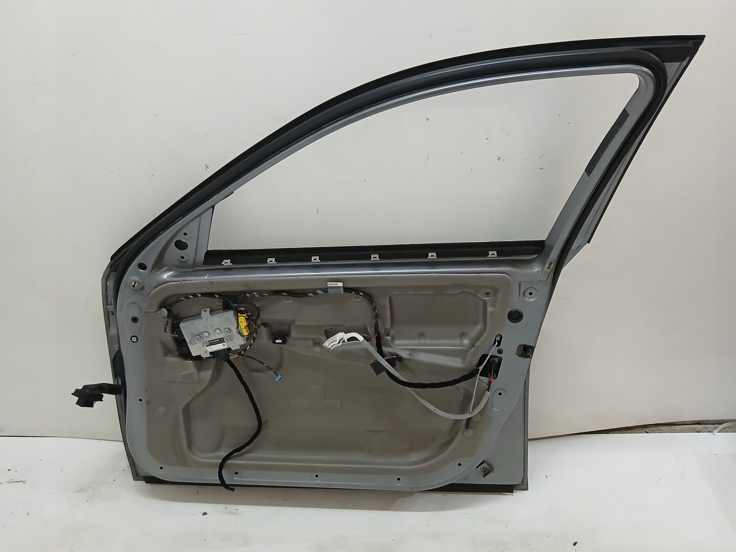 dveře pravé přední předek BMW E60 E61 SILBERGRAU