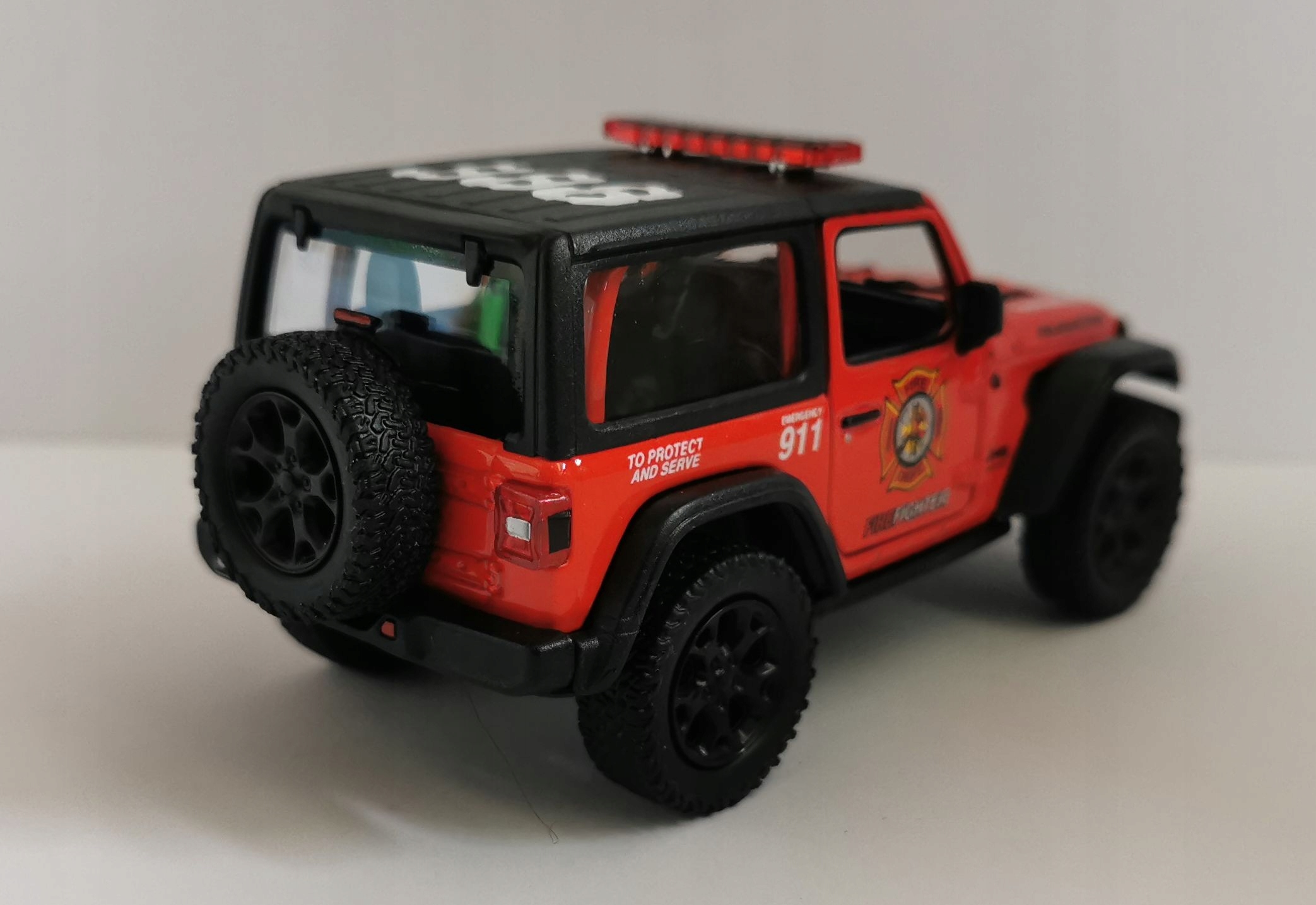 MODEL 1:34 Kinsmart JEEP Wrangler STRAŻ POŻARNA Marka Kinsmart