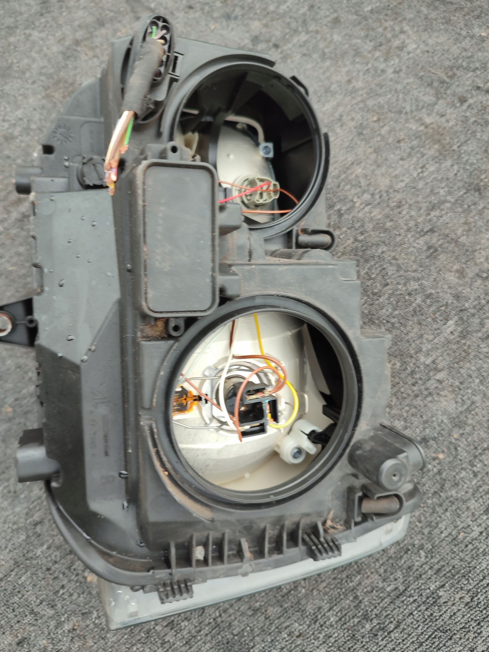 light front right VOLKSWAGEN TRANSPORTER T5 LIFT 09- 7E1941016D