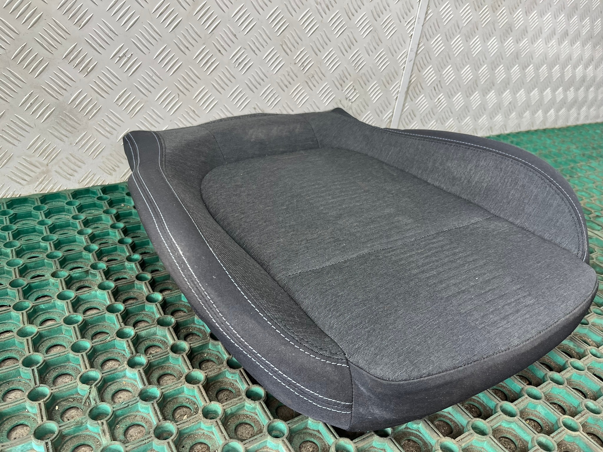 FORD FOCUS MK4 18-22 ACTIVE sitzfläche sitz vorne rechts GABKA MATERIAL OE