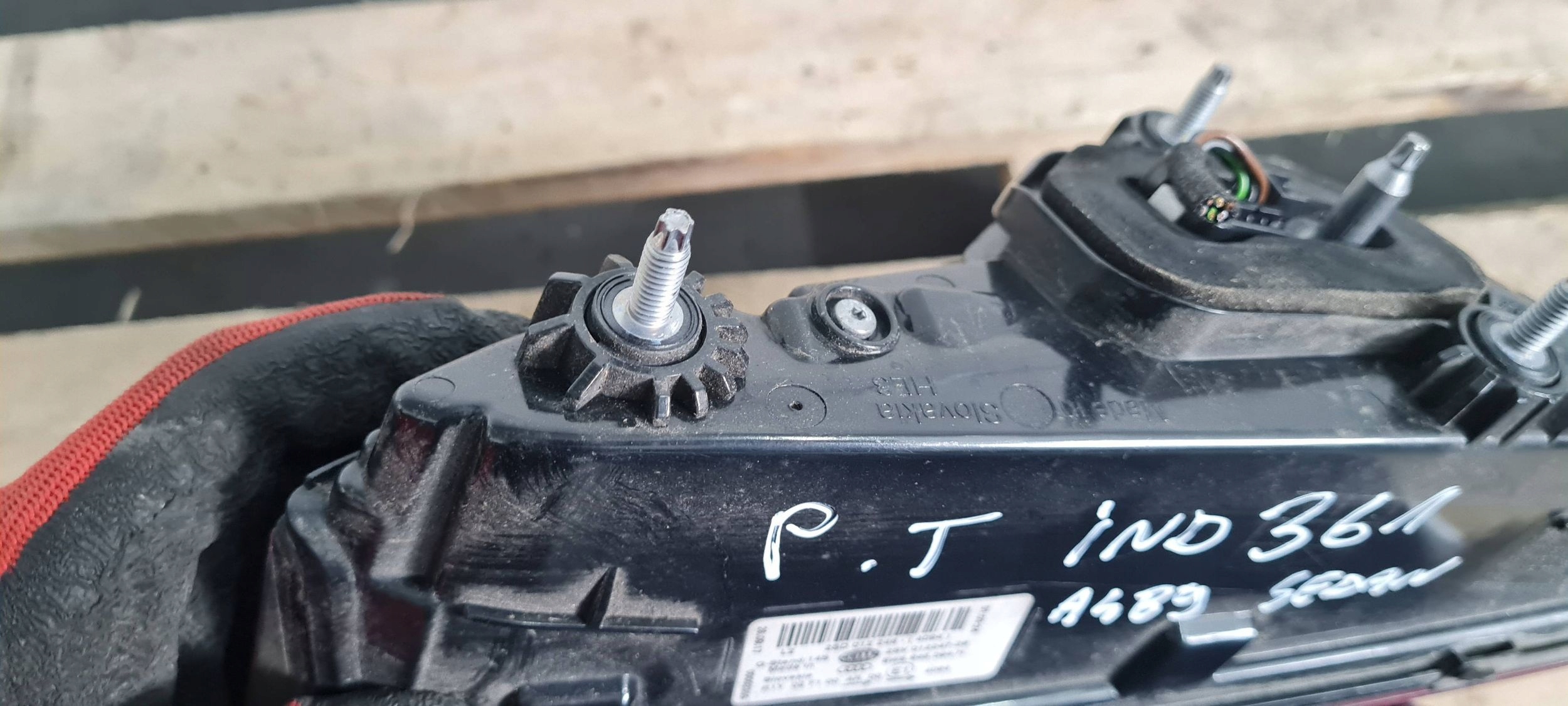 A4 B9 8W light right rear part sedan LED 8W5945094H