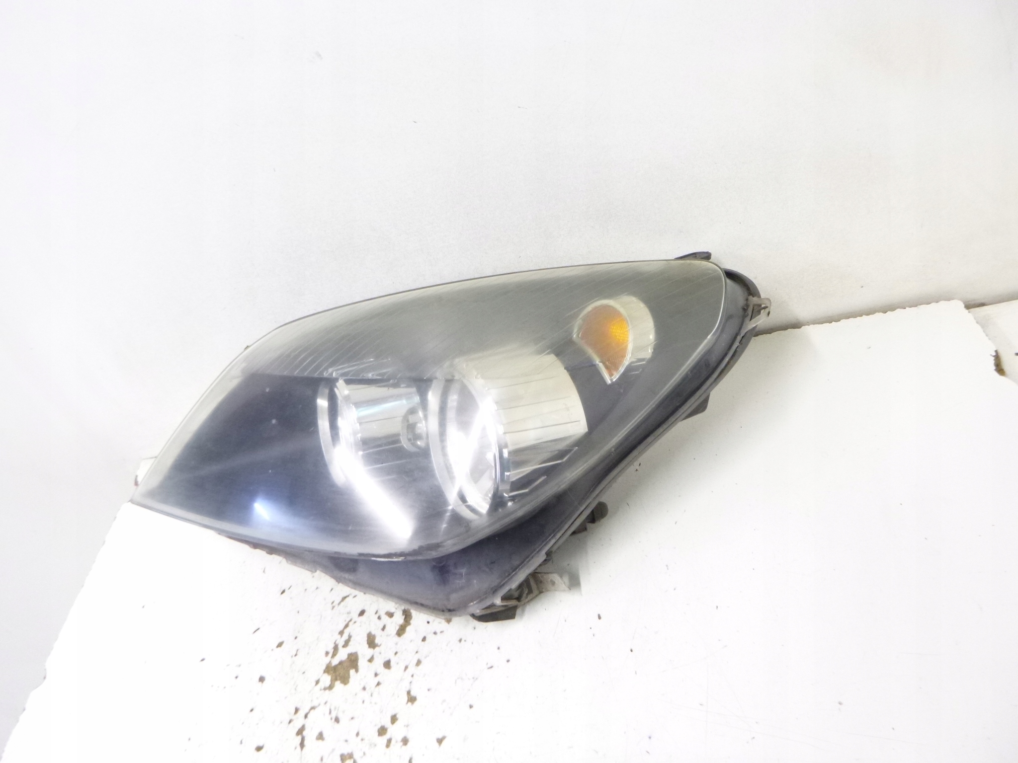 light front left Opel Astra H 2009r. 1EG270370-21