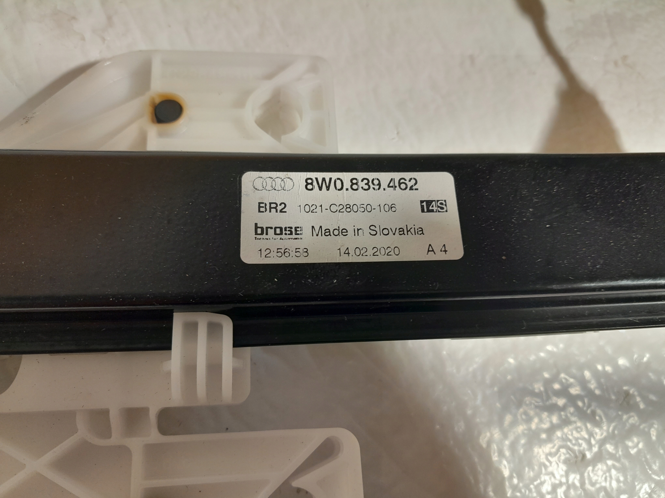 AUDI A4 B9 window regulator right rear part 8W0839462