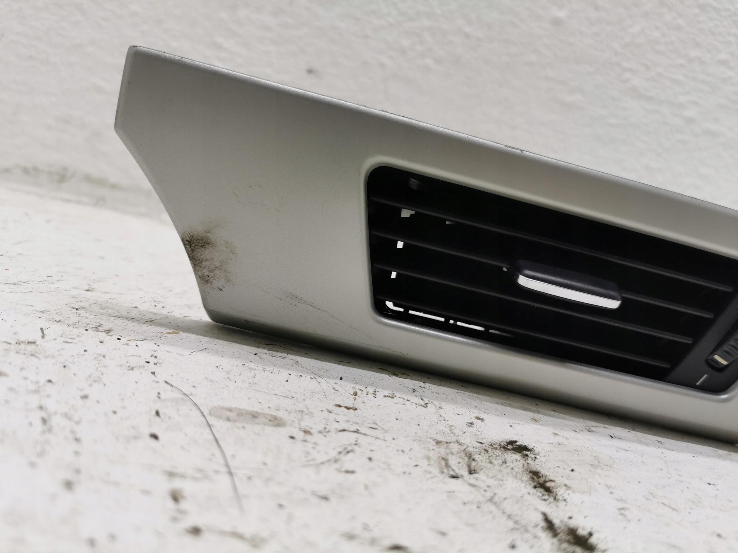 grid air conditioning devices left BMW SERIA 3 E90 E91 9130459