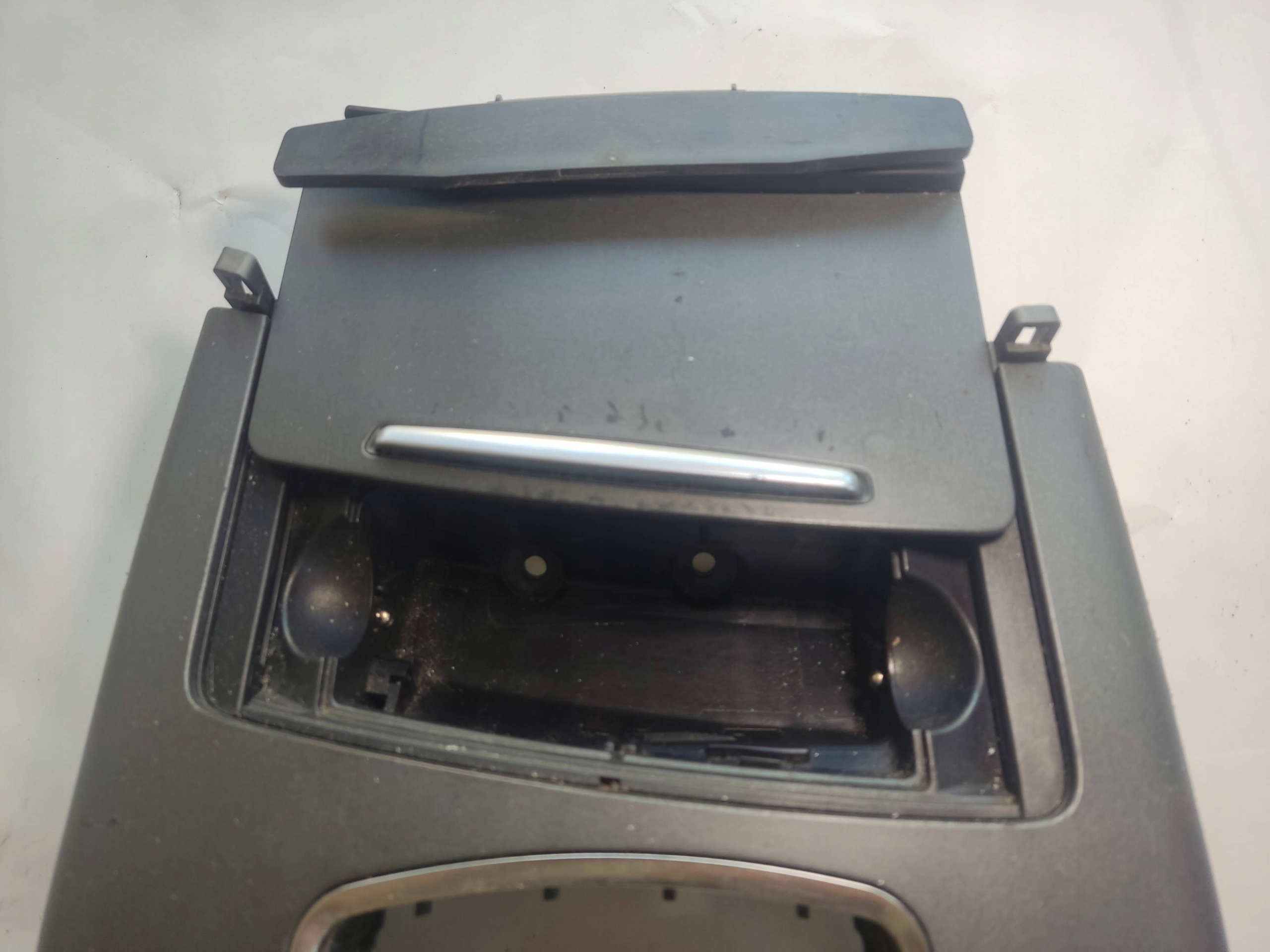 TUNEL mitte AUDI A6 C6